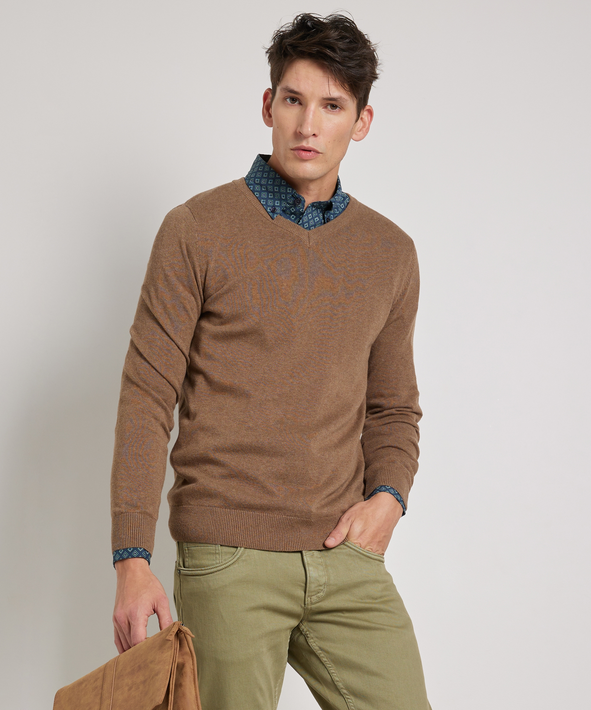 basic trui met v-hals
