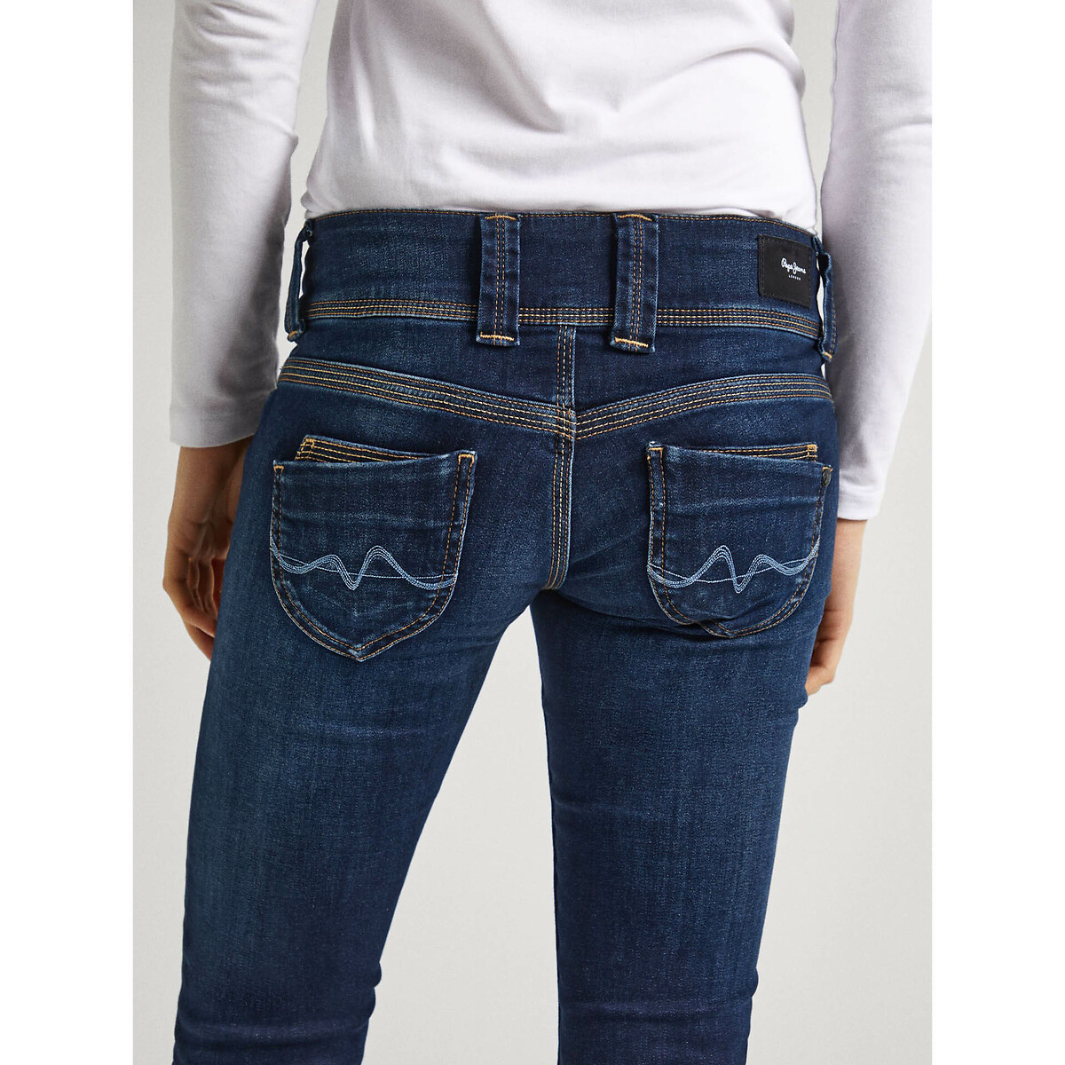 PEPE JEANS<br>VENUS calça jeans de cintura baixa com fechamento duplo por botões
