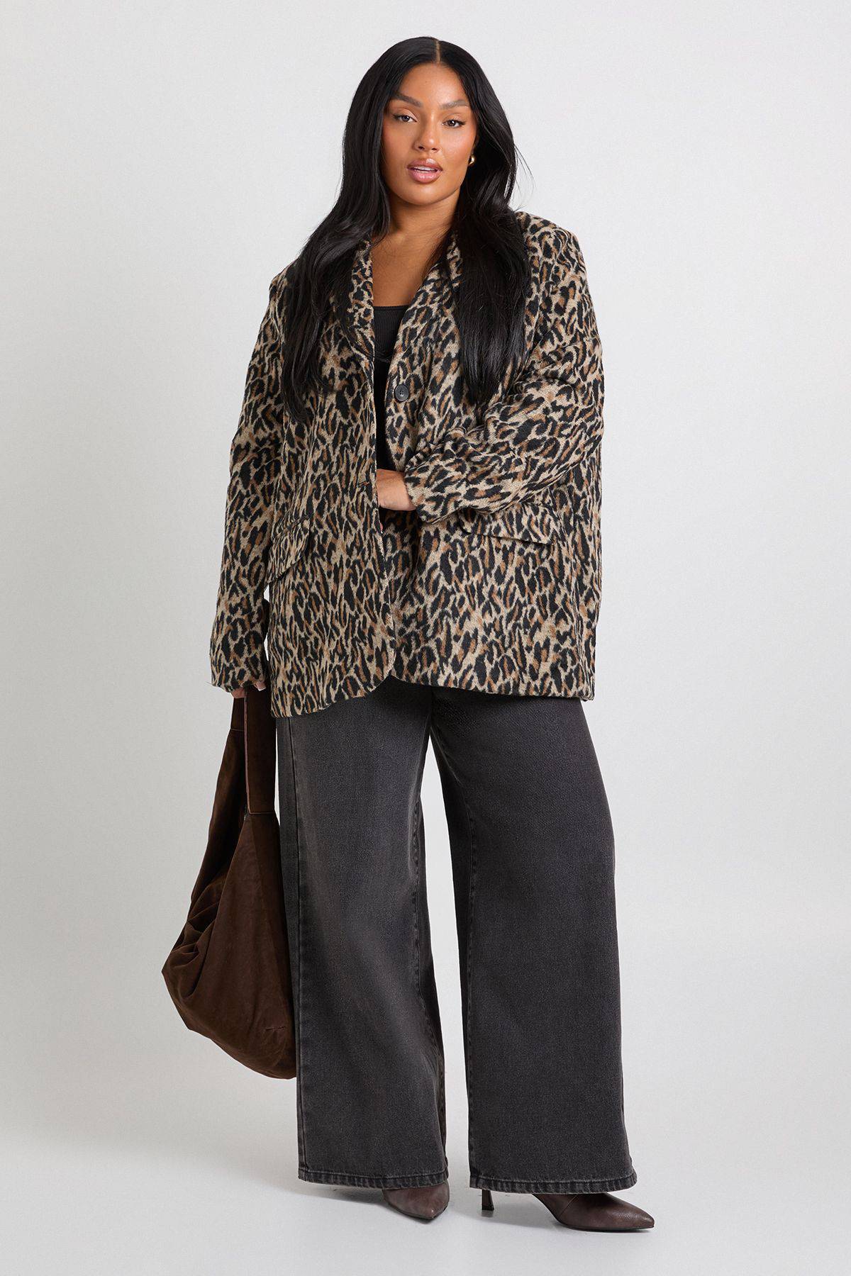 boohoo Plus Blazer à motif léopard avec détails d'épaulettes look laine