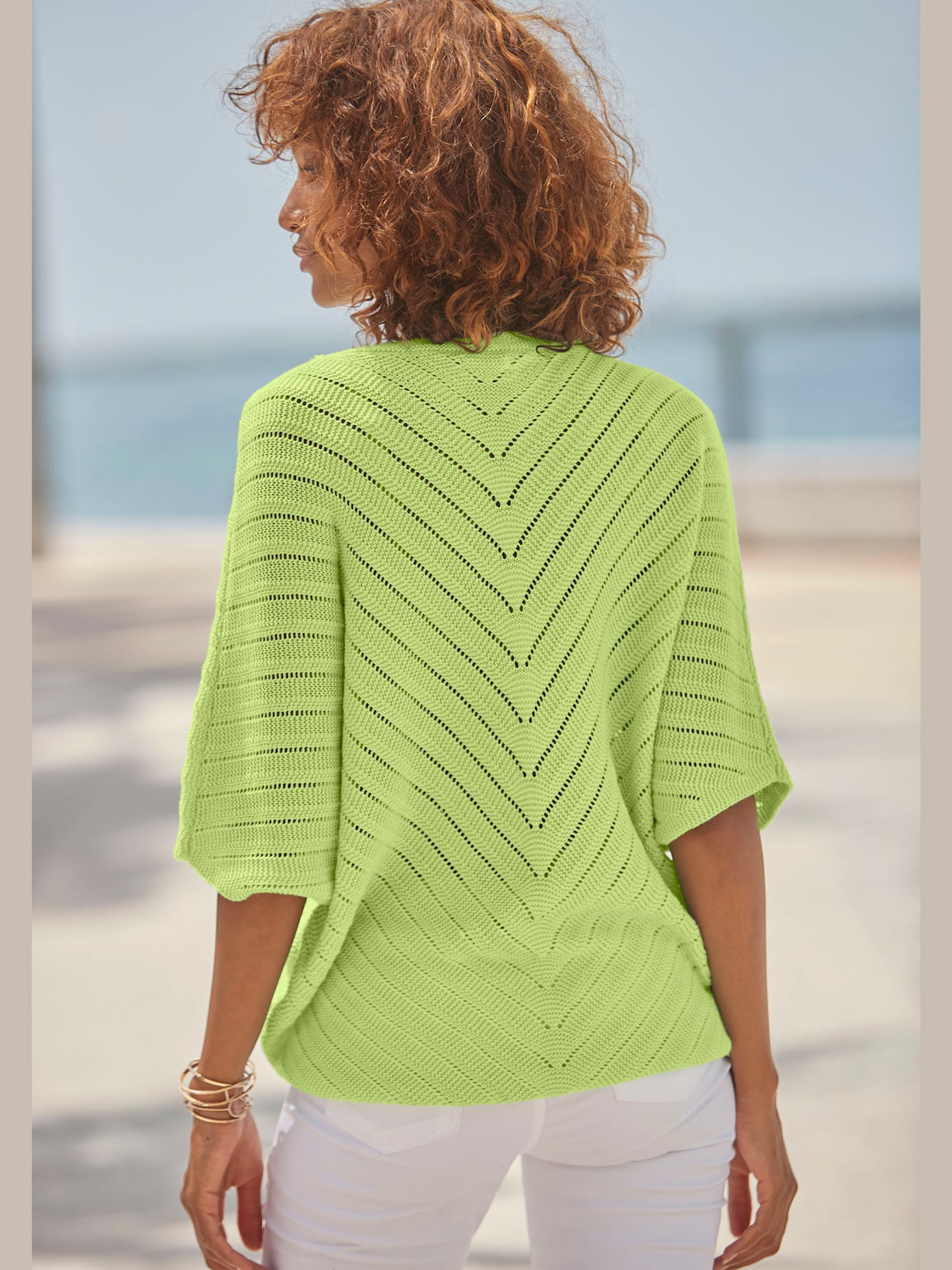 Pull ajouré encolure ronde