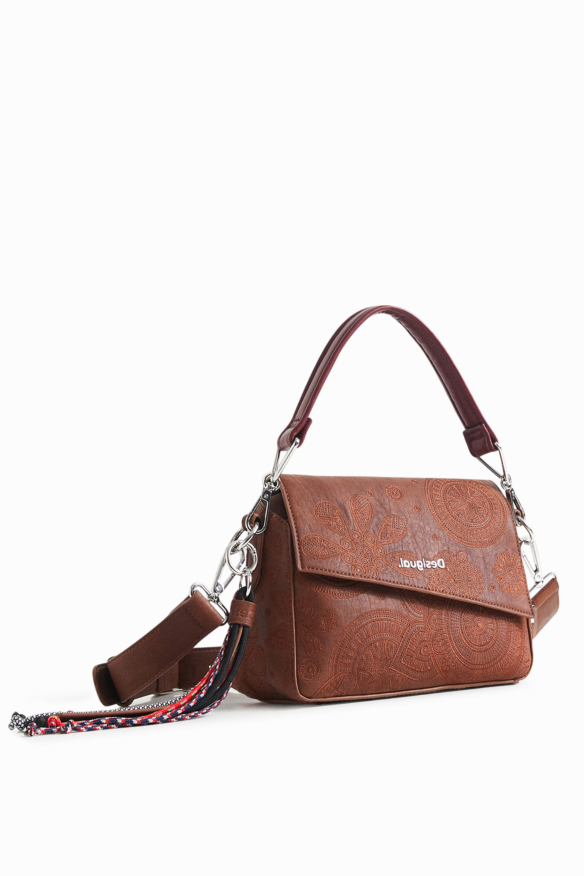Bolsa de mão com aba assimétrica
