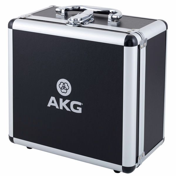AKG P220