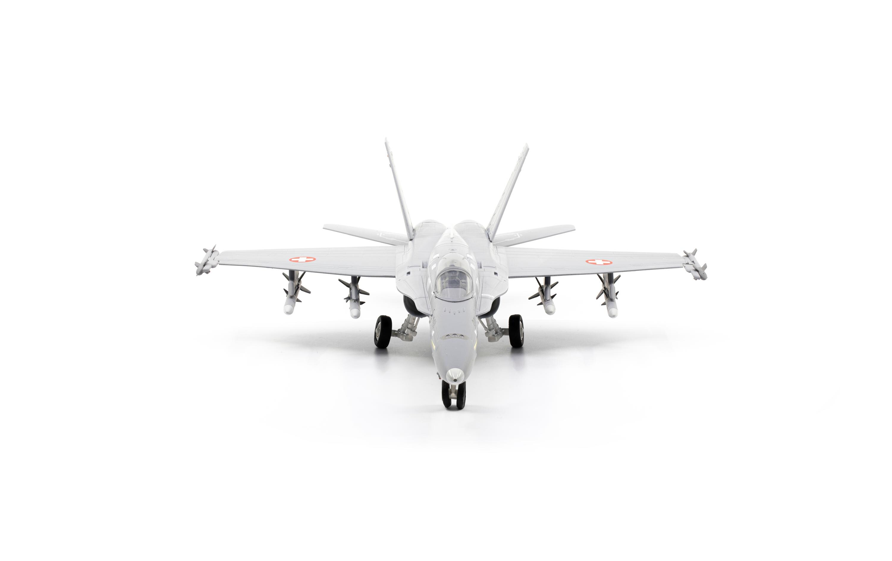 F/A-18C Hornet J-5001 1:72F/A-18C Hornet J-5001 ? Erstes Schweizer Kampfjet-Modell mit einzigartiger Nose-Art