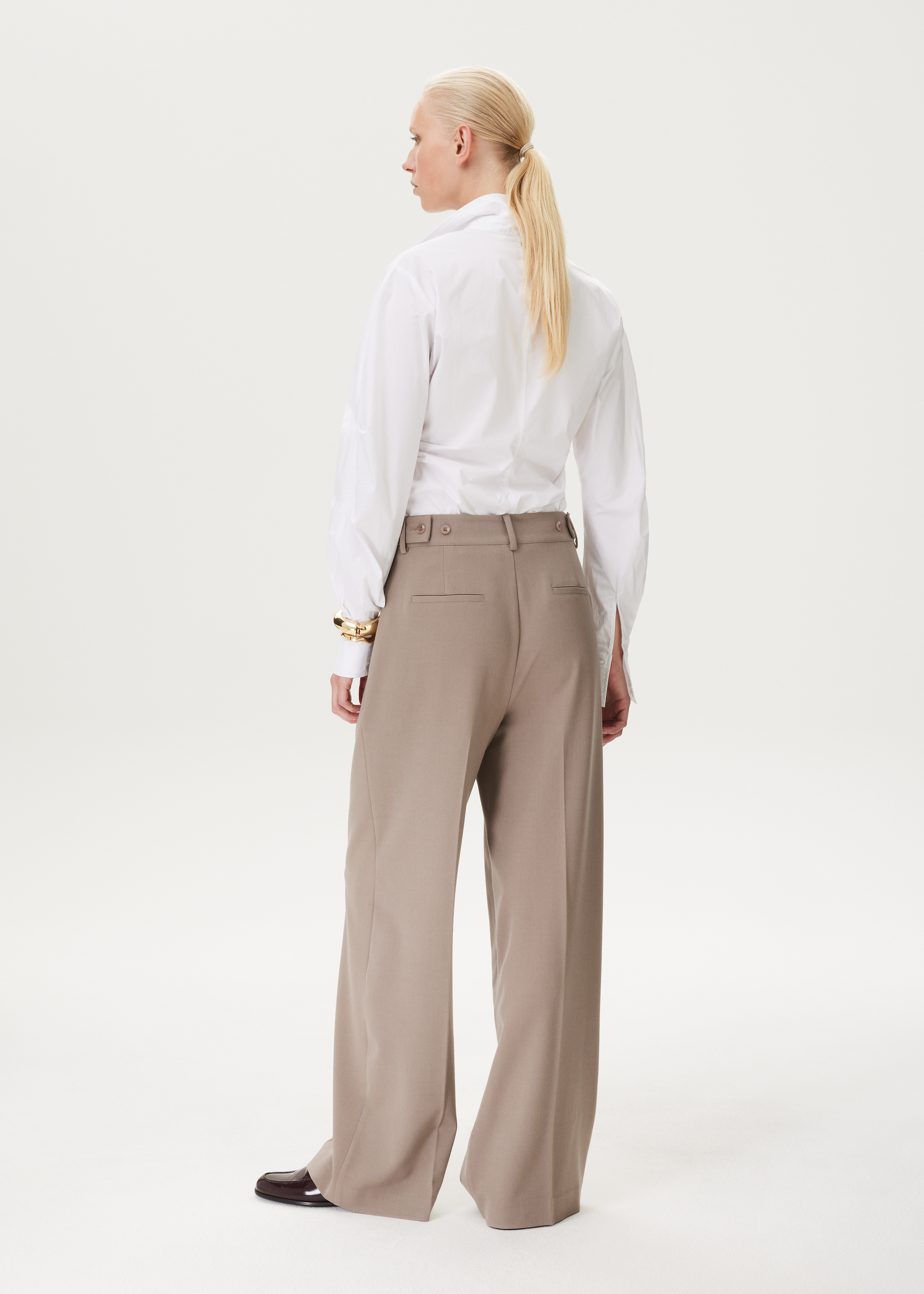Blouse met asymmetrische knoopsluiting