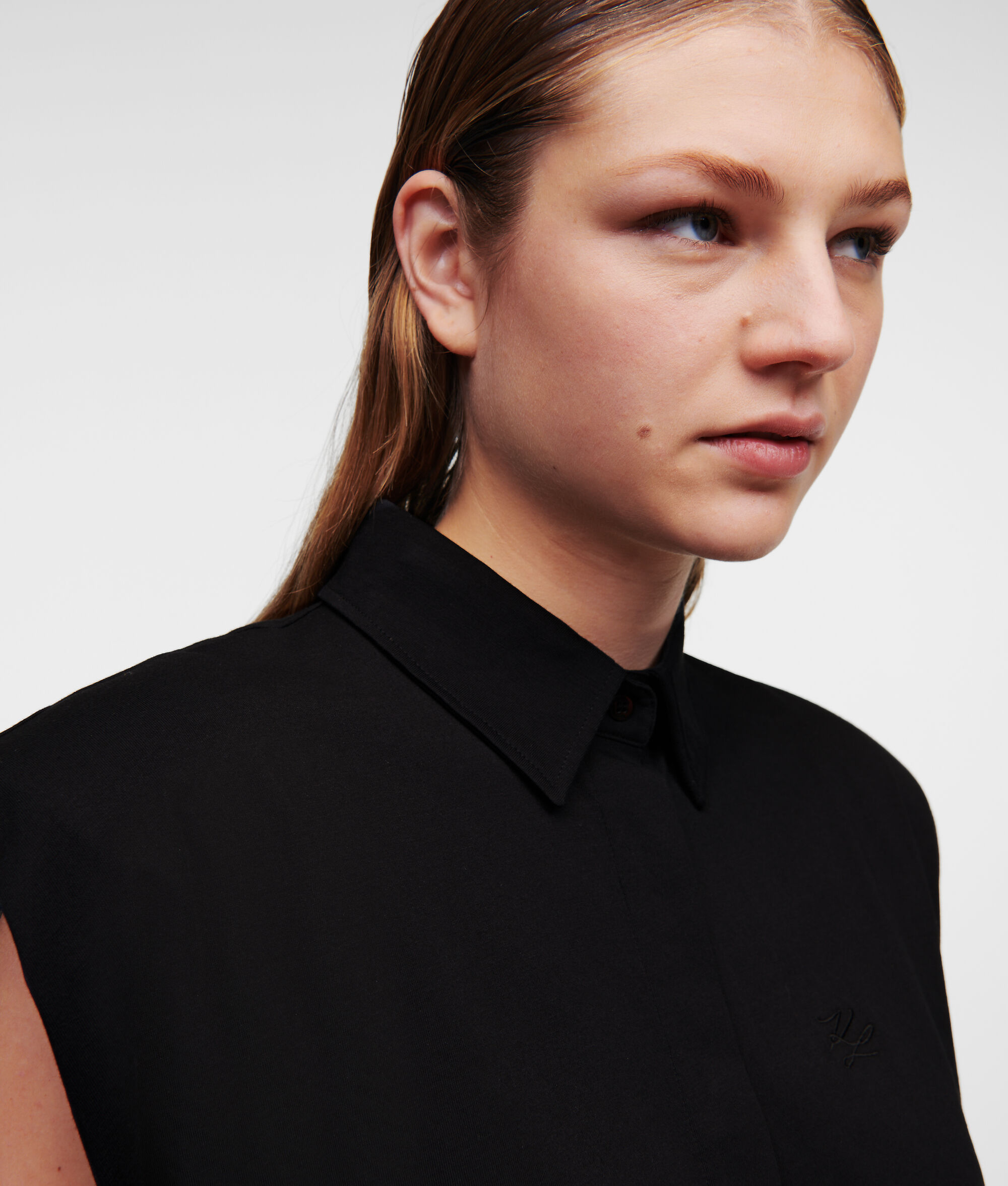 CHEMISE SANS MANCHES CROPPED AVEC ÉPAULETTES