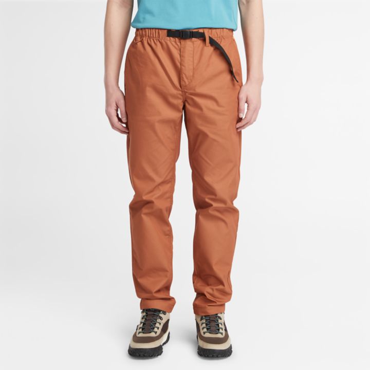 Calças Comfort Stretch para homem na cor castanha