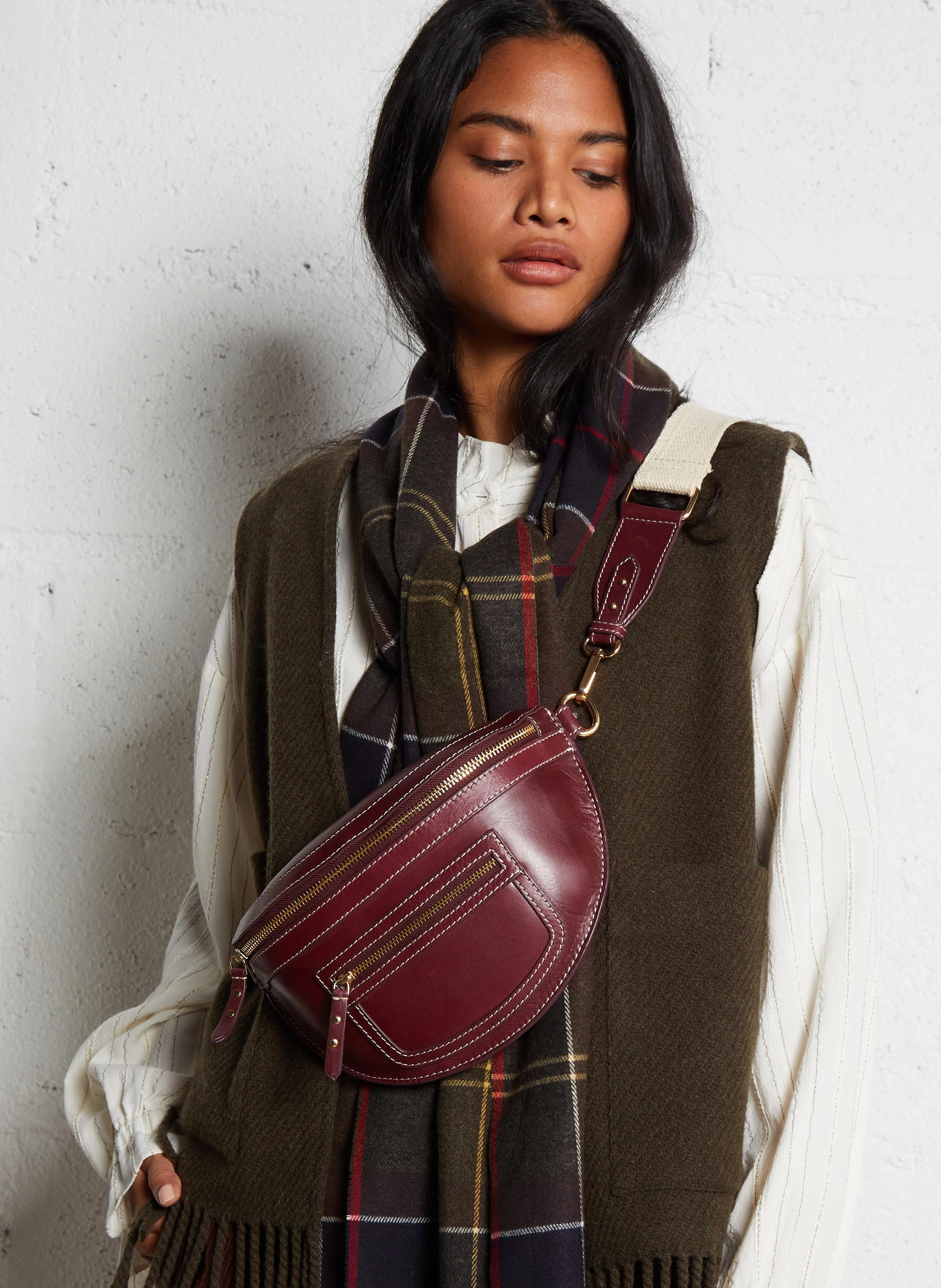 SANA - Sac banane en cuir | Rouge