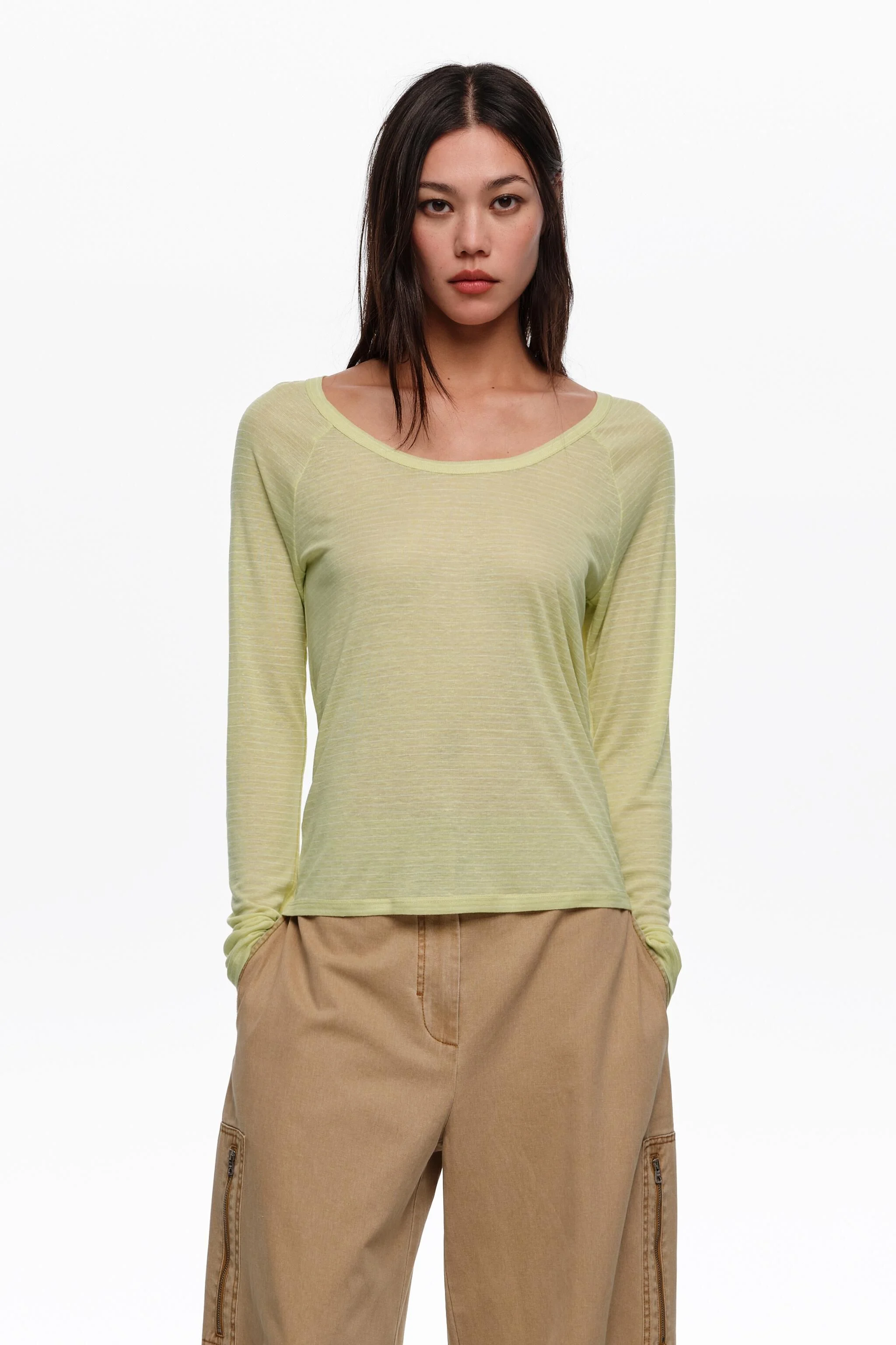 Camiseta raglan listrada em verde limão