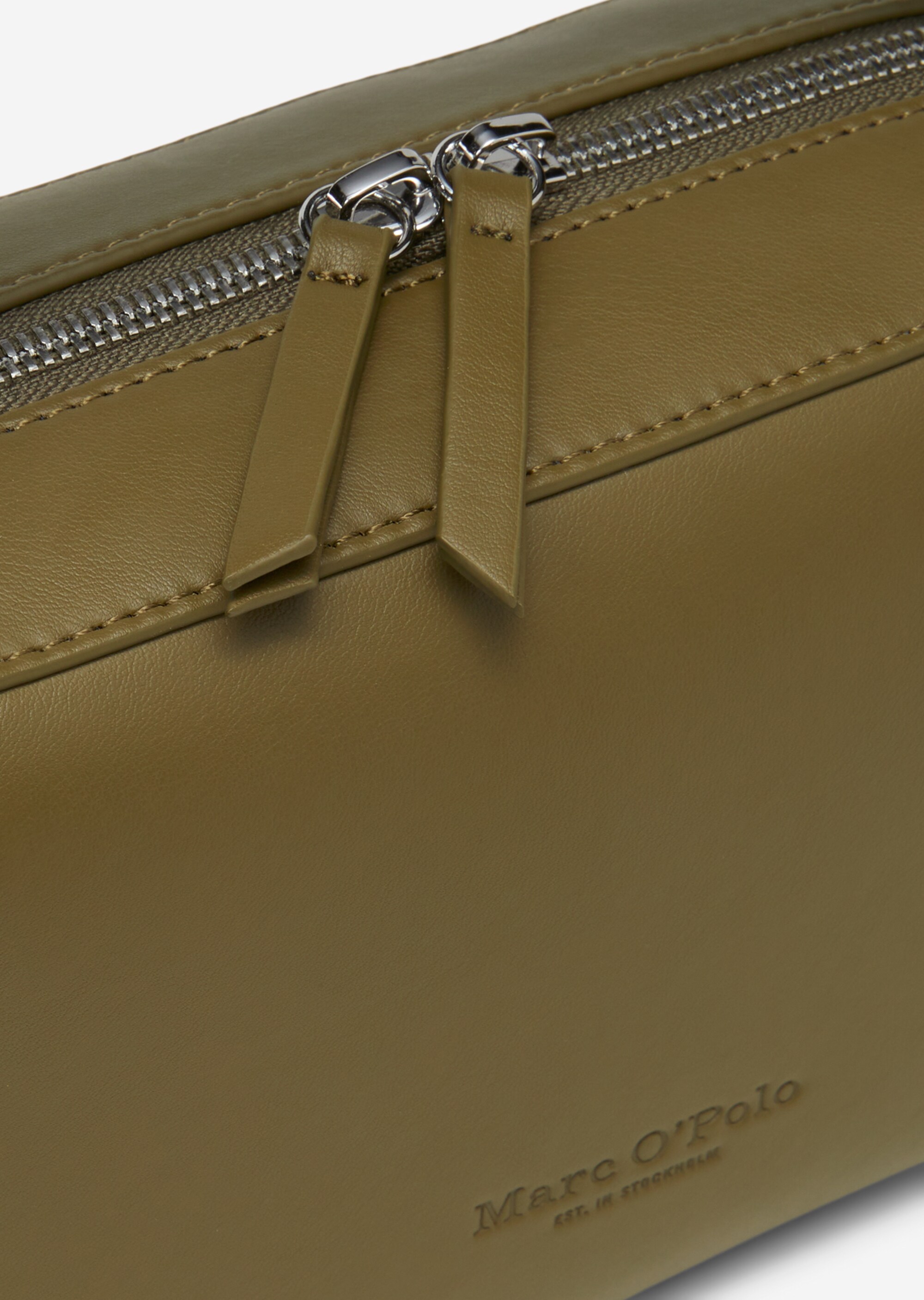 Camera-Bag aus einer Lederalternative aus recyceltem Polyester
