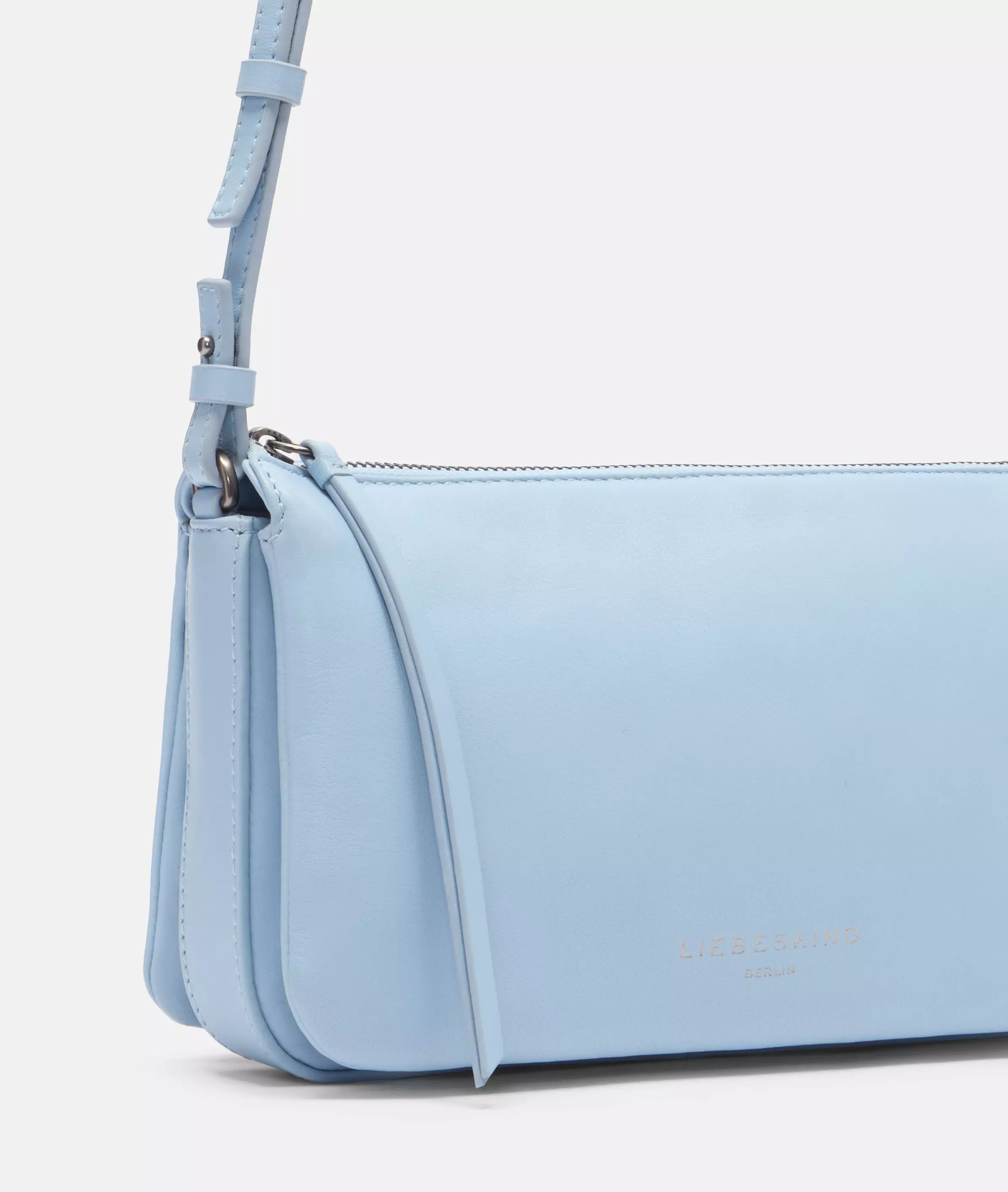 Crossbody Handy crossbody bag made from soft sheepskin