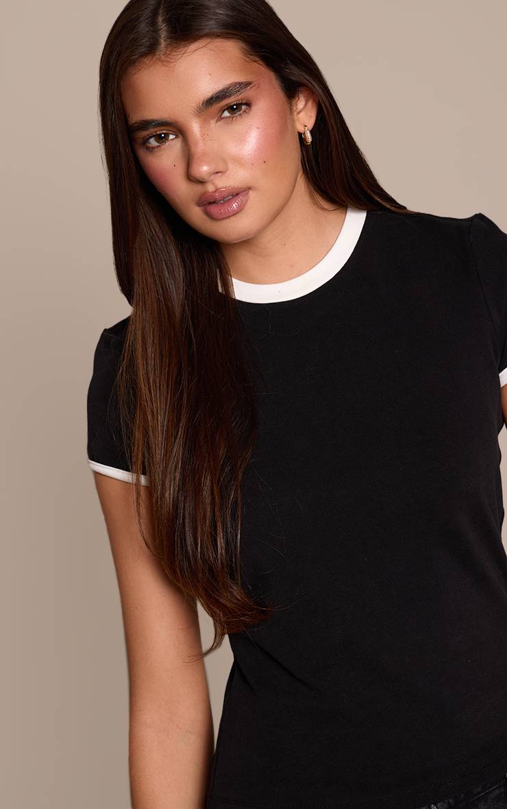 Noir T-shirt À Manches Courtes En Tissu Doux Extensible Avec Finitions Contrastées