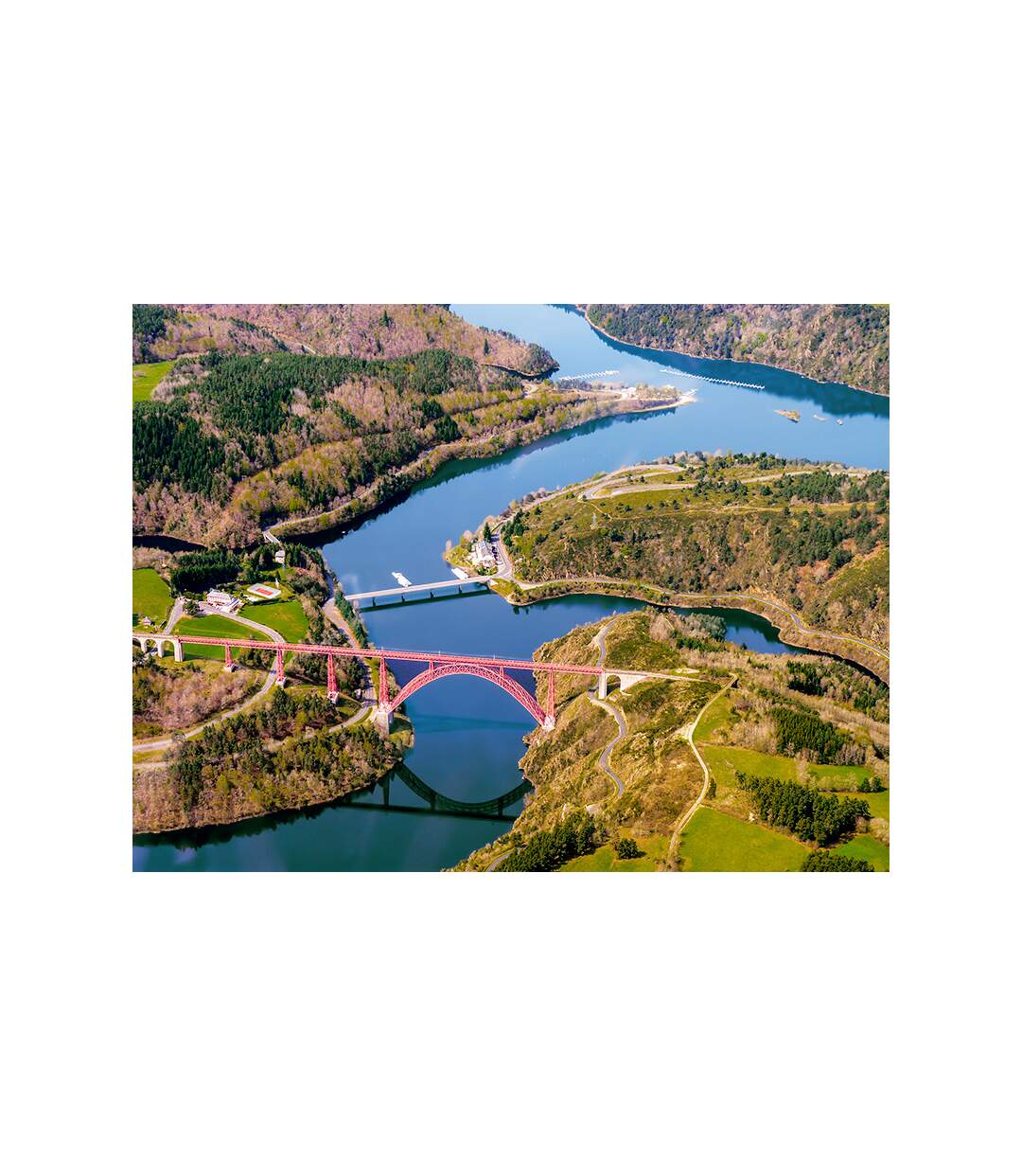 Vol de 35 min en ULM autogire au-dessus du Cantal et ses volcans - SMARTBOX - Coffret Cadeau Sport & Aventure