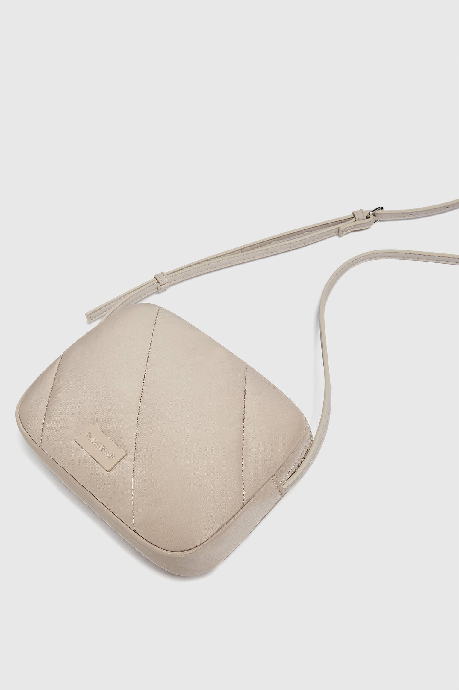 Mini bolsa transversal acolchoada - tostada