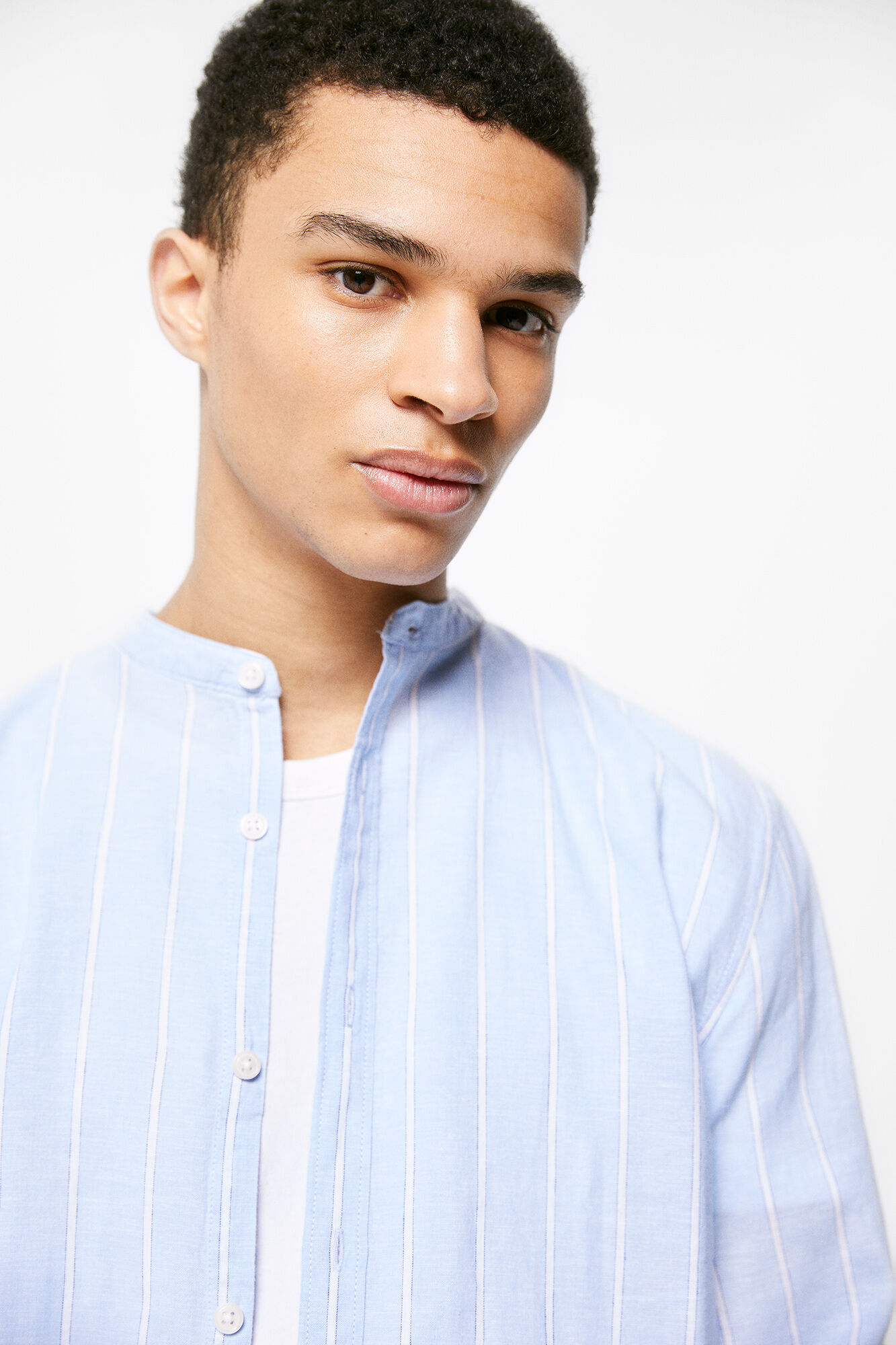 Camisa de linho listrada - azul claro