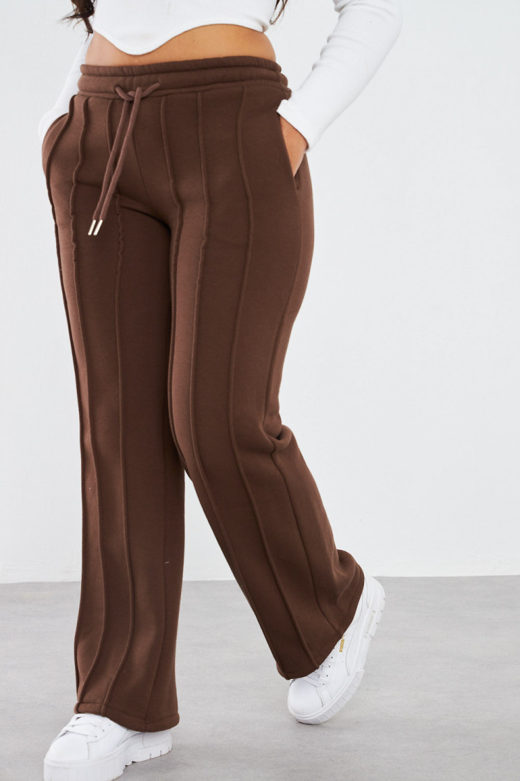 Jogging marron avec relief
