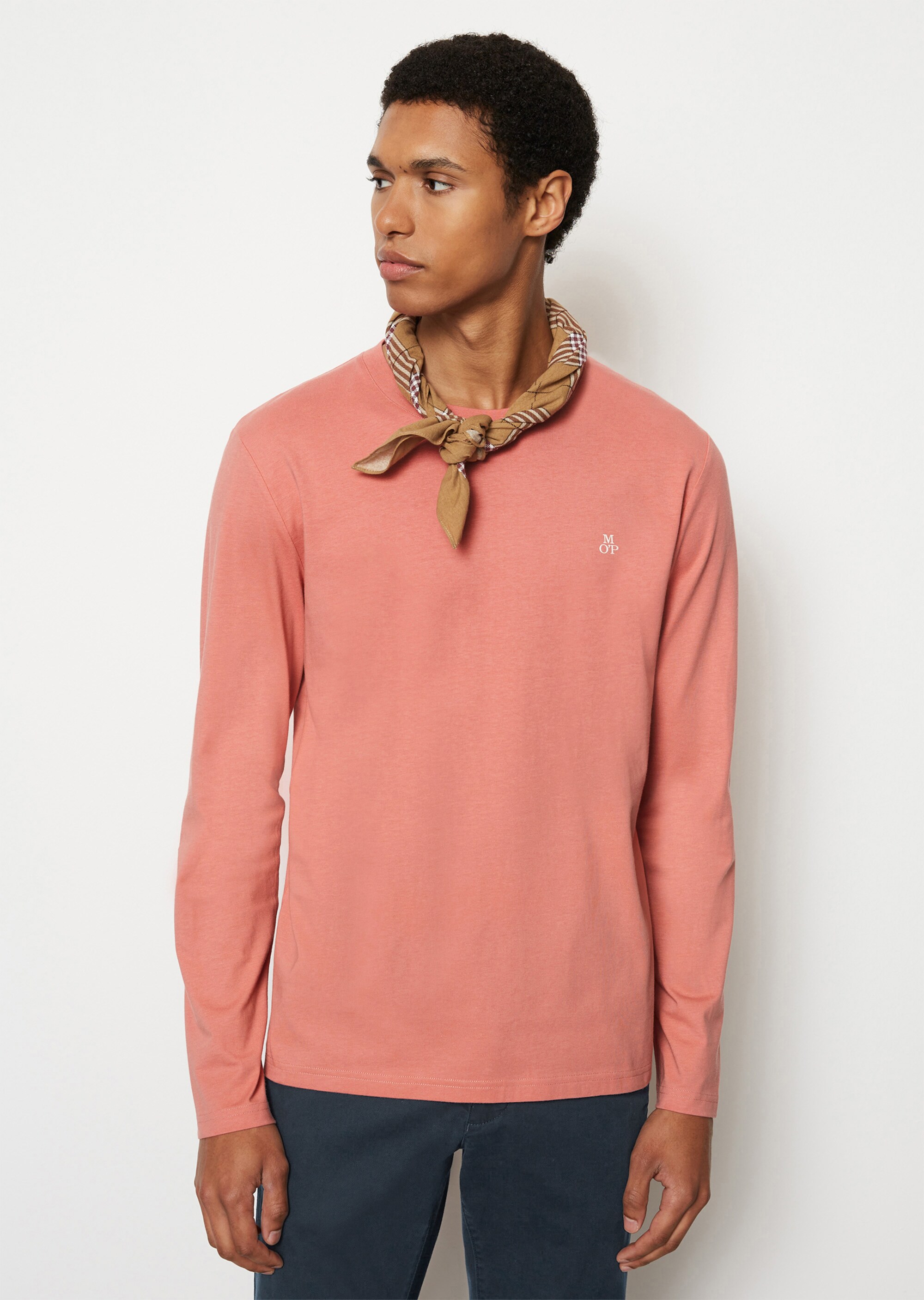 Longsleeve shaped aus reiner Bio-Baumwolle