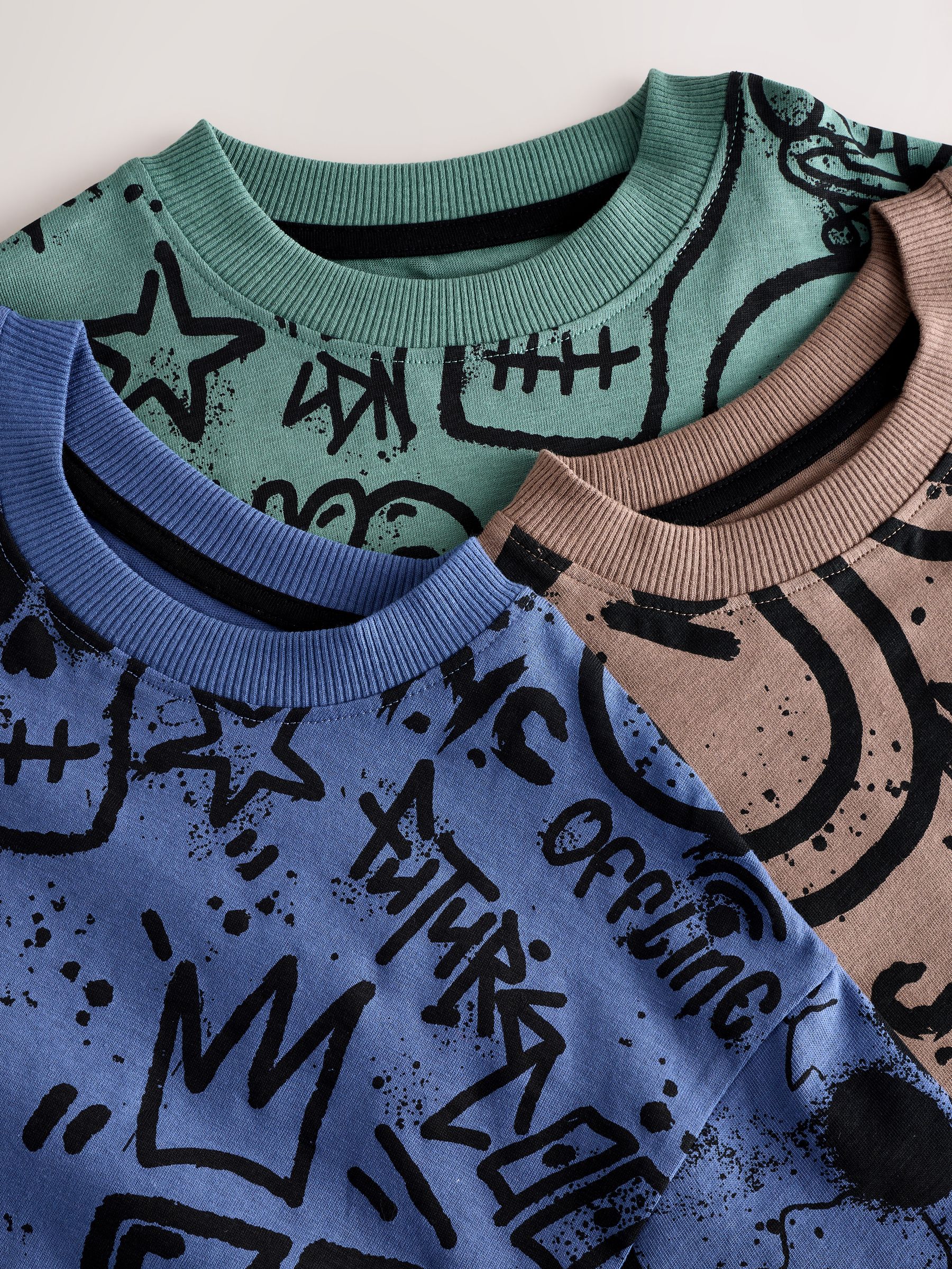 Meerkleurig graffiti - 100% katoenen korte pyjama set van 3 (4 - 16 jr)