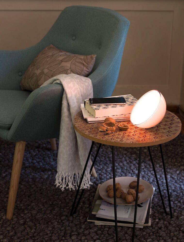 Philips hue GO Tischleuchte - Weiss / B: 15.0 cm x T: 7.9 cm x H: 15.0 cm