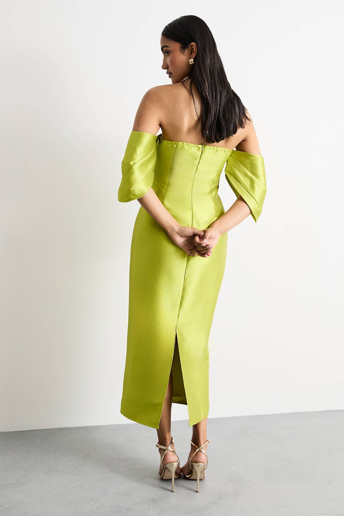 Warehouse Robe Midi Bardot à Manches Bouffantes Structurées