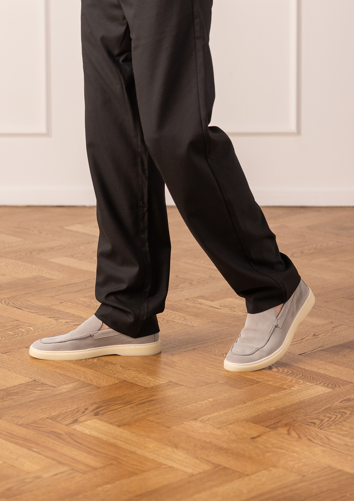 Grijze suède loafers