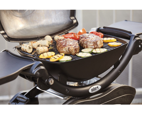Weber Q 1200 Stand Black Gasbarbecue, 1 roestvrijstalen brander, 2,49 kW, grilloppervlak van 43 x 32 cm, gietijzeren grillrooster, deksel en behuizing van gegoten aluminium, inclusief standaard, geïntegreerde thermometer, elektronische ontsteking, ve