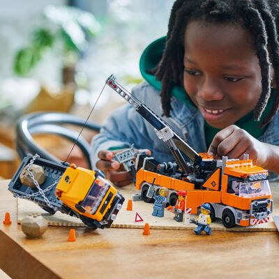LEGO City 60467 Robust bergingsbil med kran