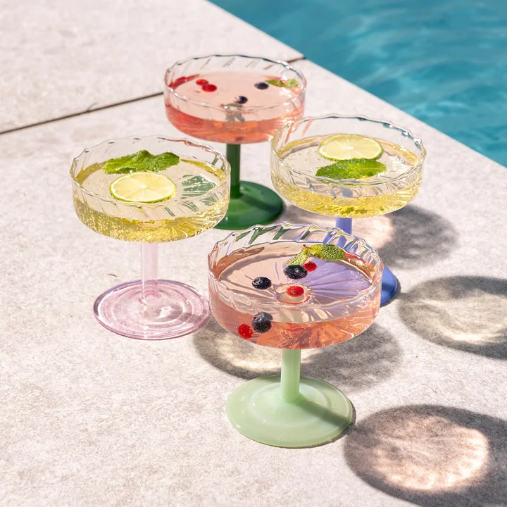 &klevering - Coupe Twirl Champagnerglas, dunkelgrün (2er-Set)