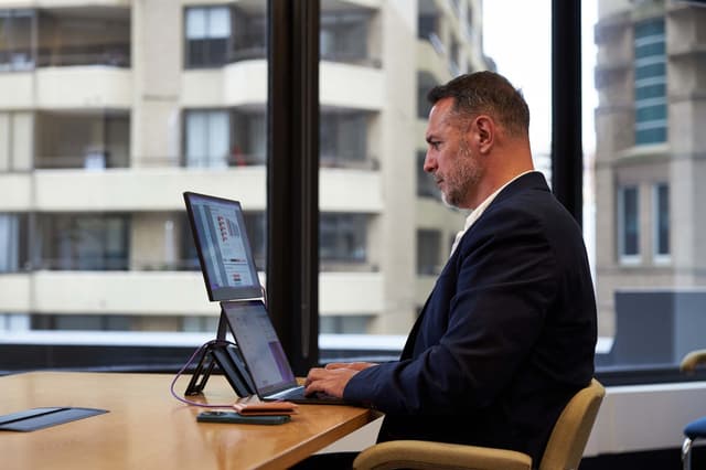 espresso DIsplay Touch 15 bærbar touchskærm (Stand+ inkluderet)