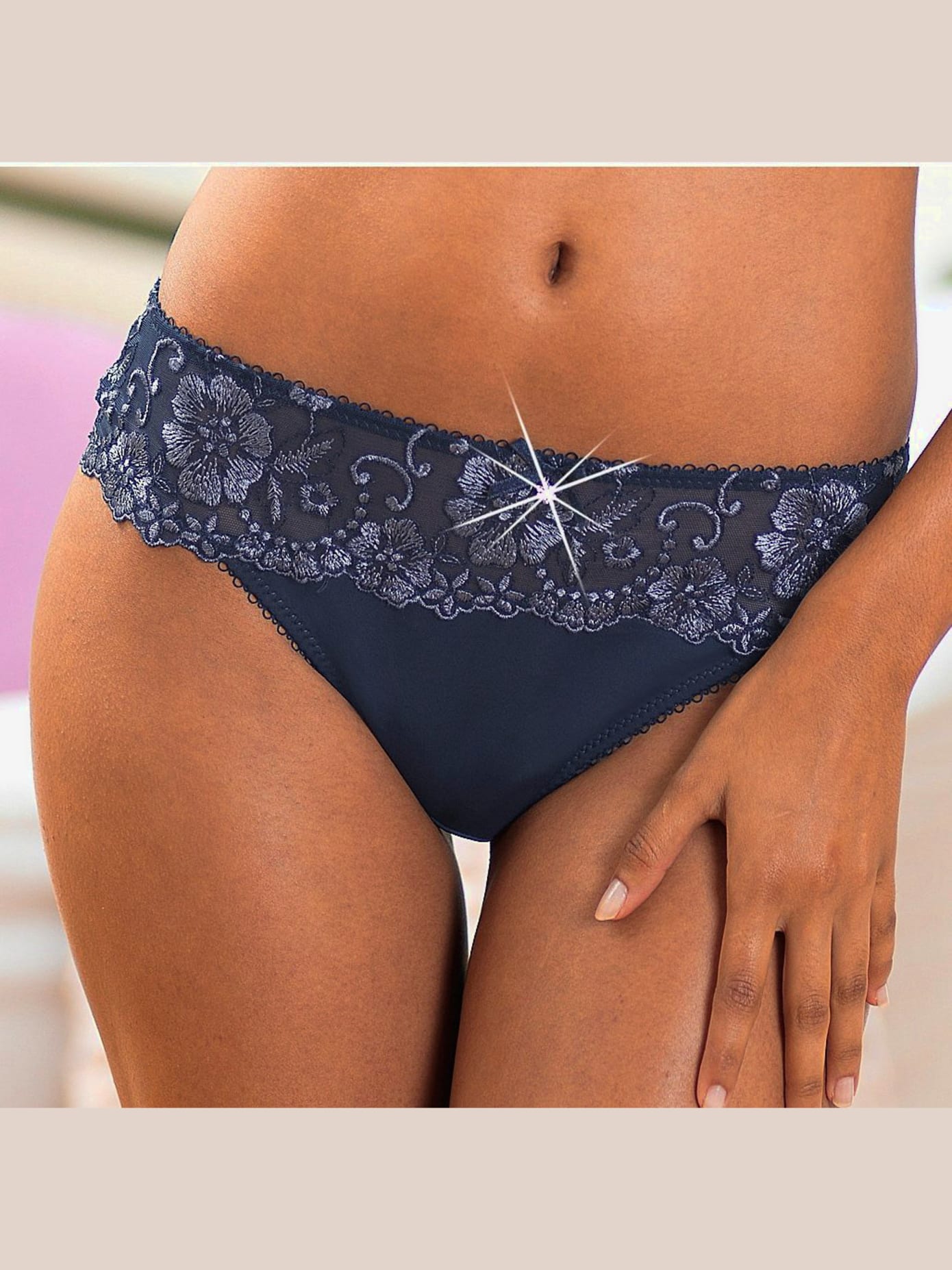 Bas de maillot de bain slip élégant aux superbes détails