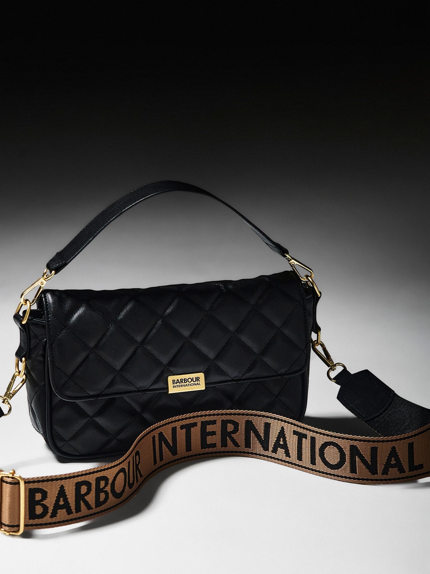 Zwart - Barbour® International Soho doorgestikte schoudertas