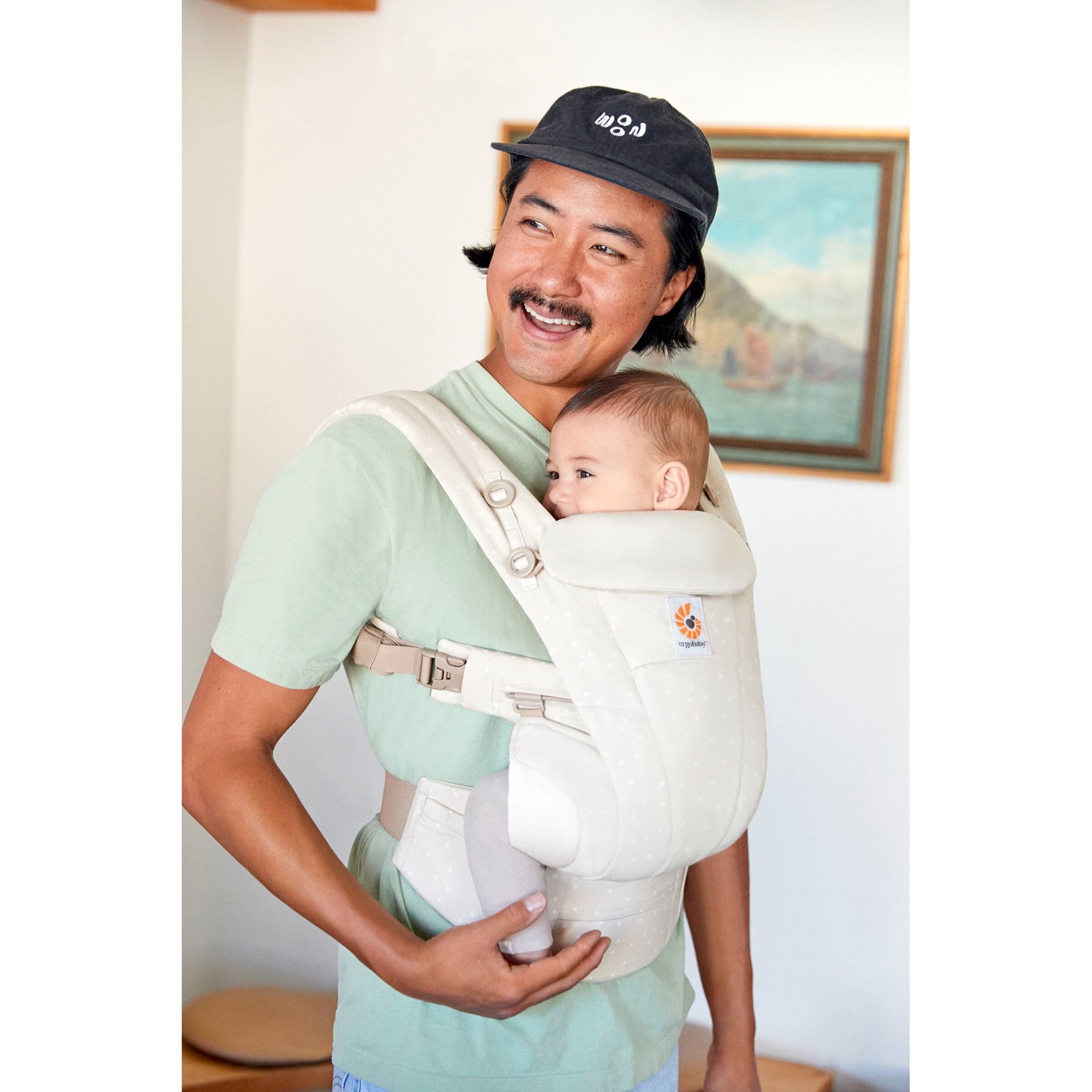 Ergobaby® - Omni Dream Babytrage, 4 Tragepositionen natural dots