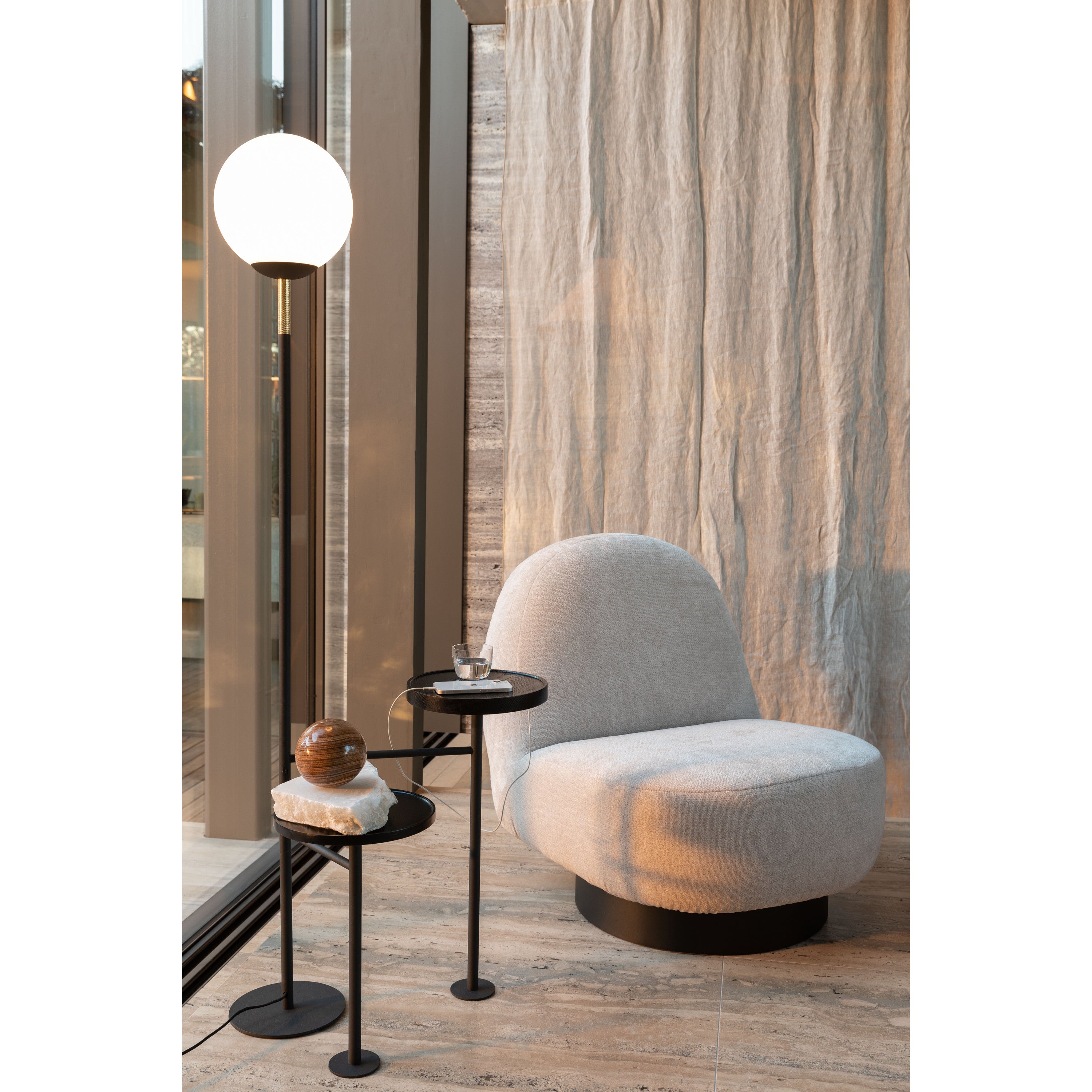 Zuiver Orion Vloerlamp + Oplader
