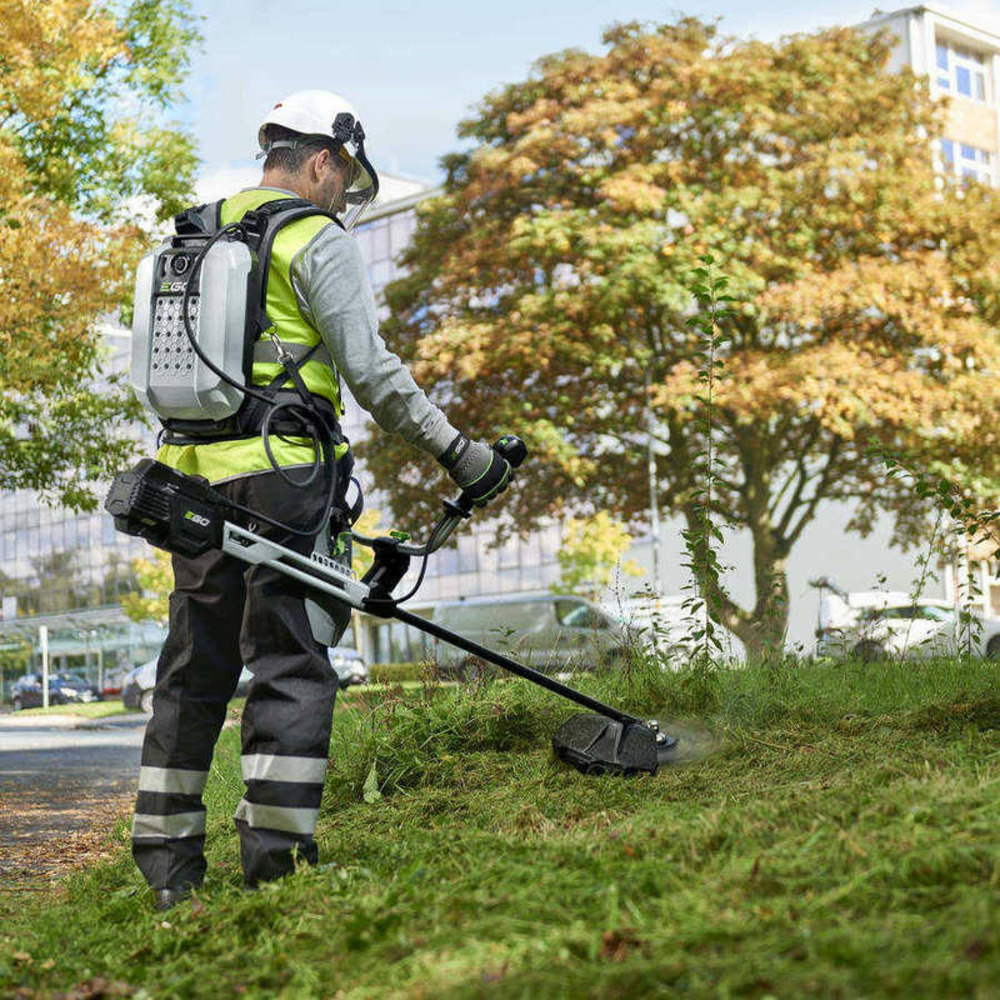 Débroussailleuse professionnelle avec guidon arbre transmission carbone egopower bcx3800e
