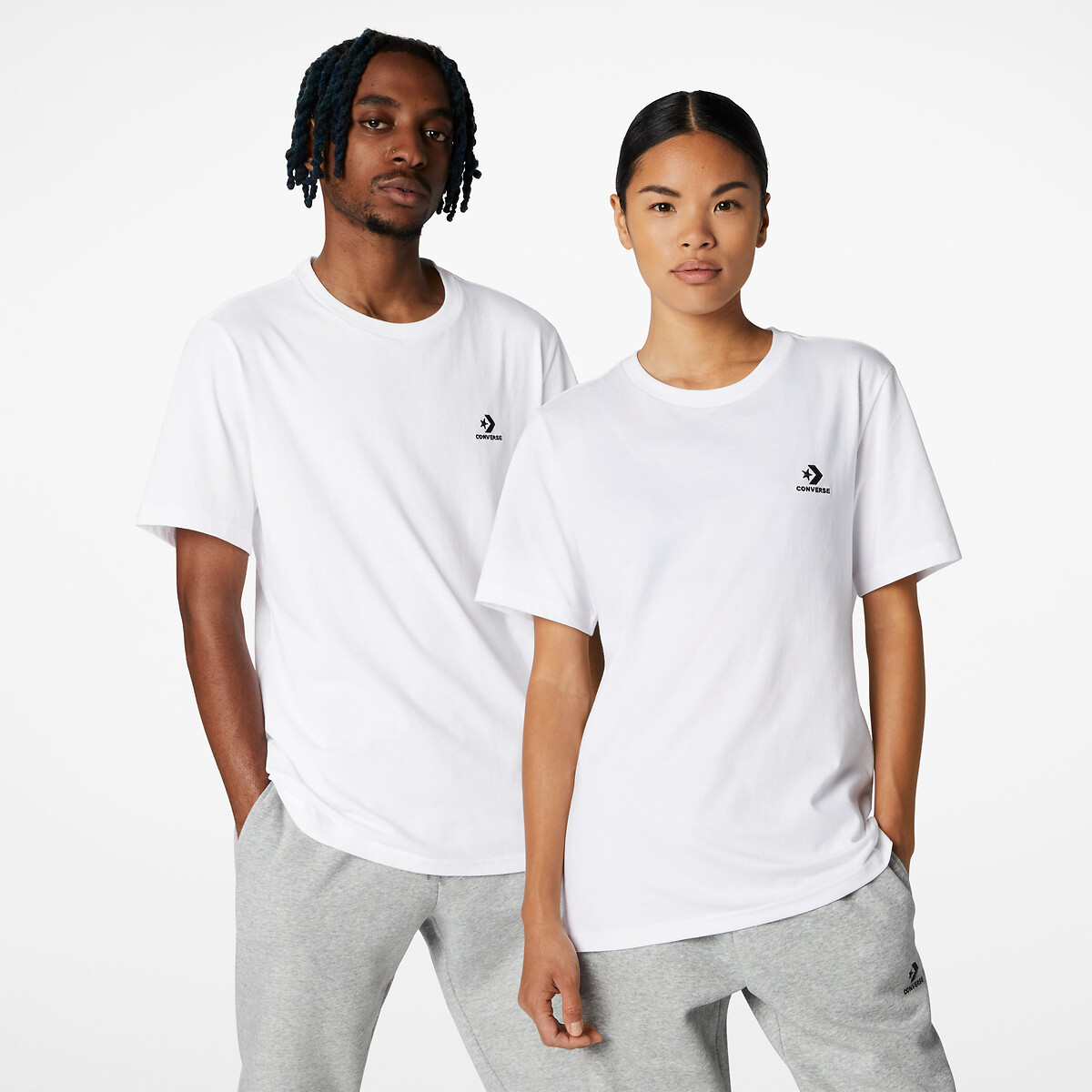 CONVERSE<br>Camiseta unissex, manga curta, com estampa de estrela e chevron