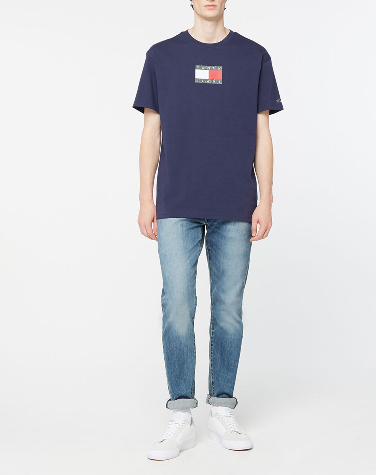 Tommy Jeans T-Shirt 100% Coton Bio Tjm Camo Flag Script bleu marine