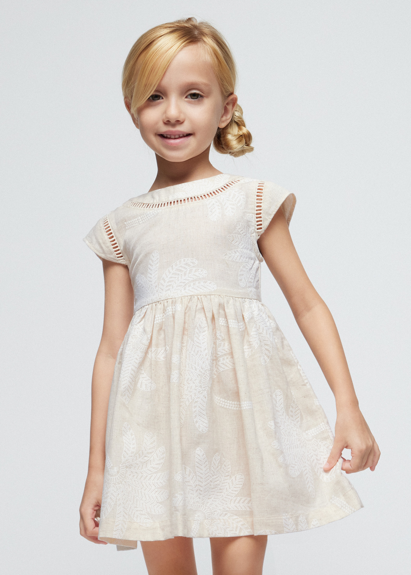 Vestido com estampa de palmeiras para meninas