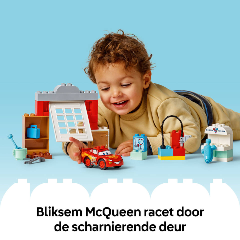 LEGO Disney McQueens bezoek aan Docs garage 10456