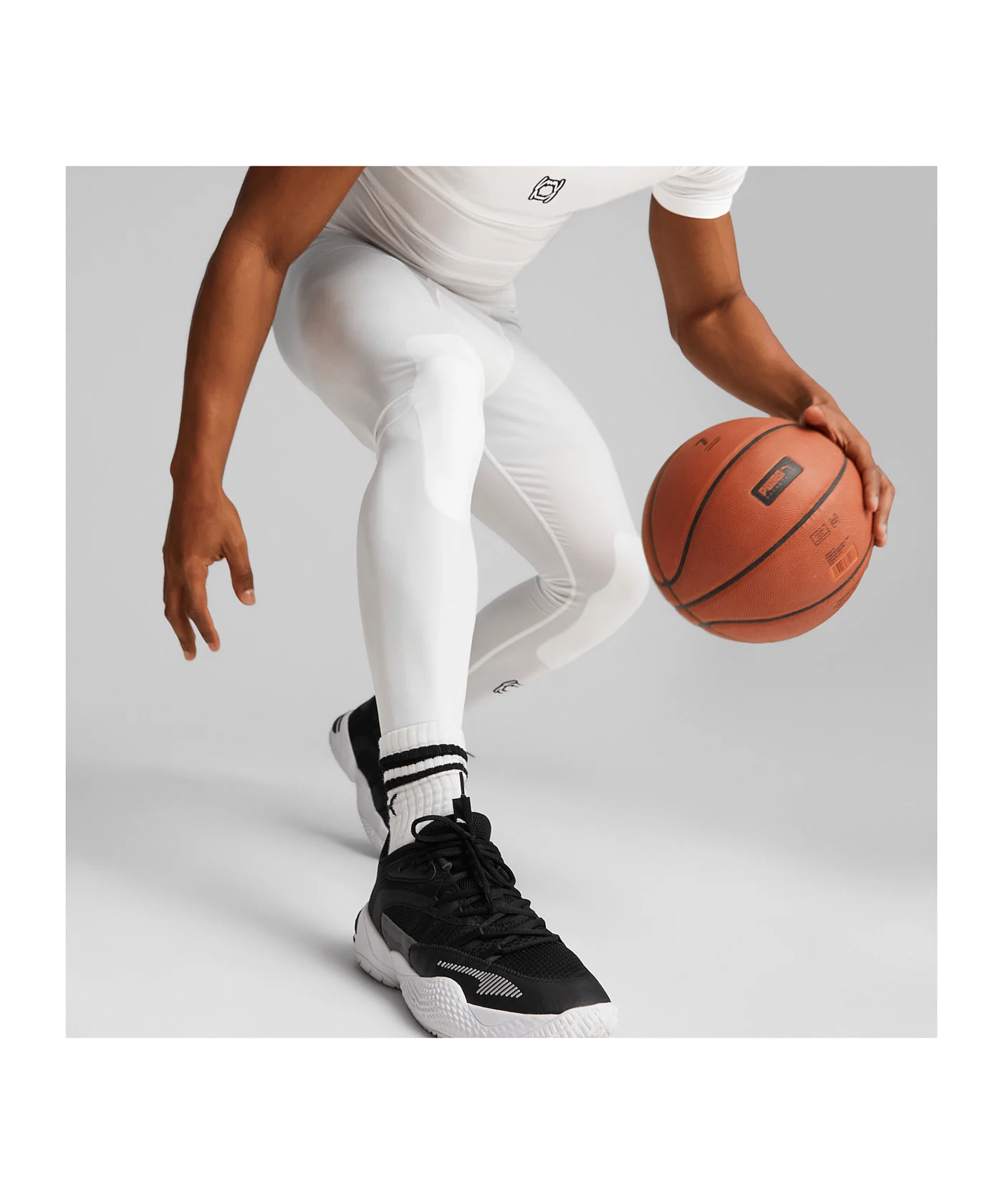 PUMA Hoops Team Full Tight Weiss F02