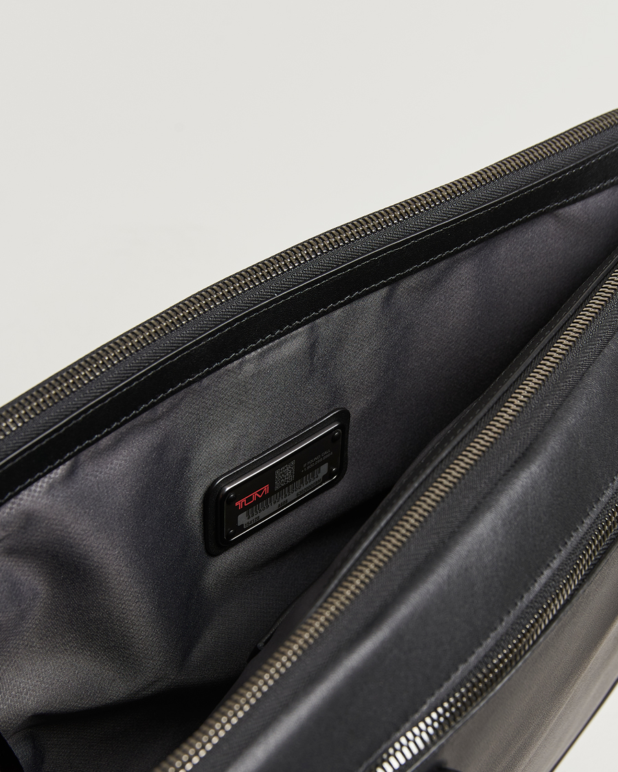 TUMI Harrison Sycamore Slim Leather Brief Black