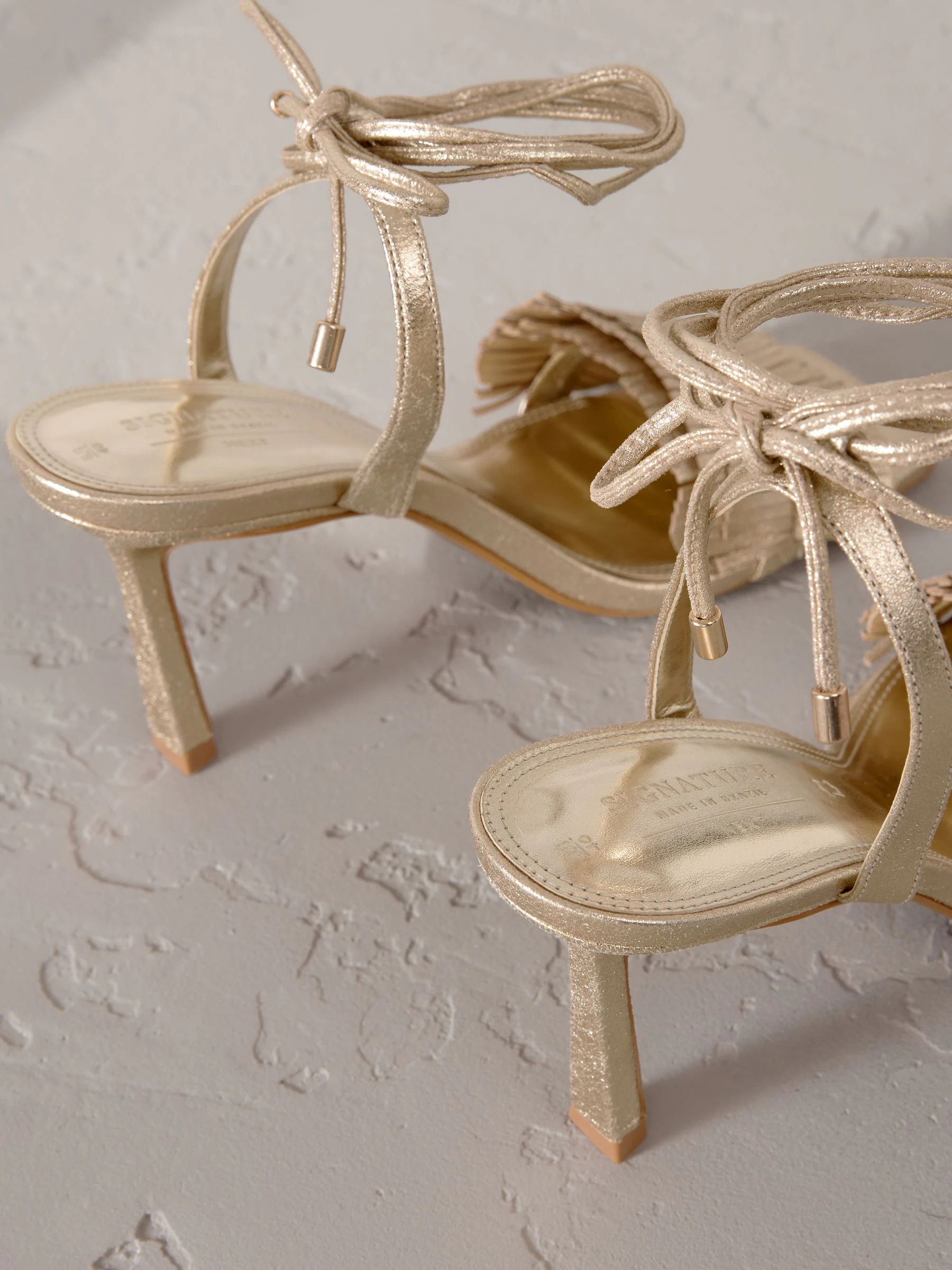 Goud - Signature Premium Leather Fringe Tie Leg Heeled Sandals