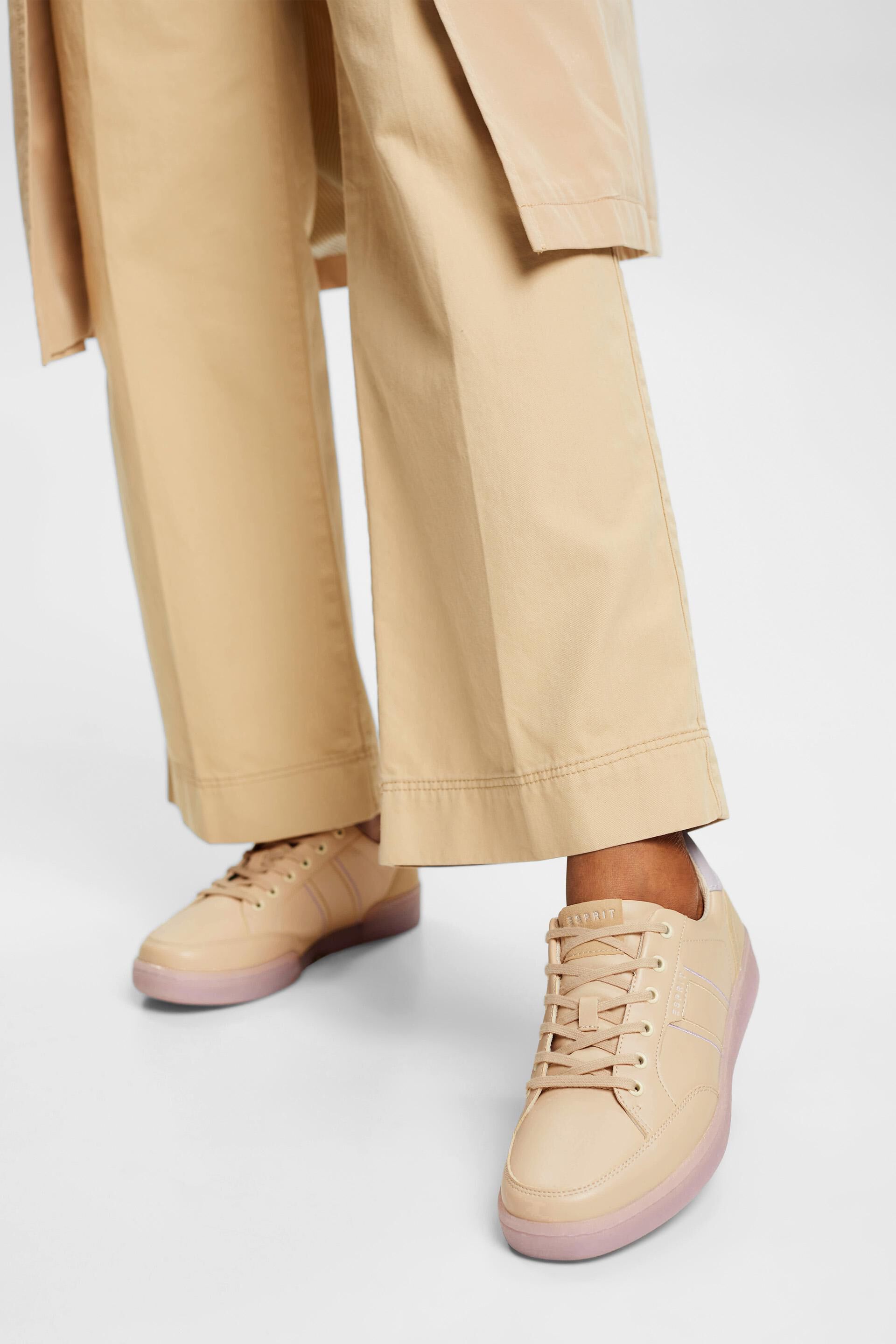 Sneakers en similicuir à semelle colorée