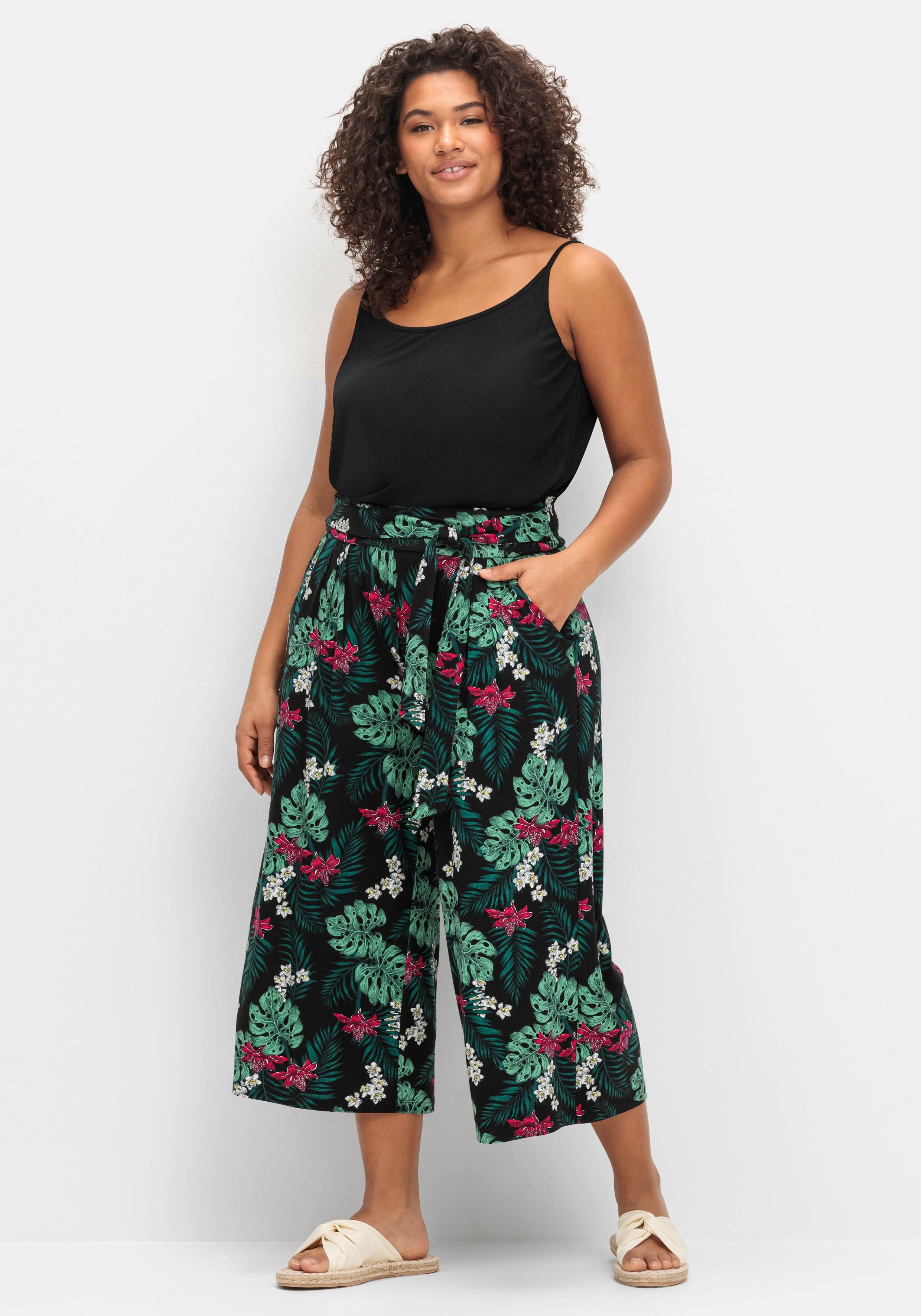 Sommerhose mit tropischem Print, in Culotte-Form