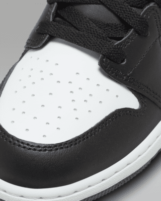 Air Jordan 1 Mid Older Kids' Shoes
