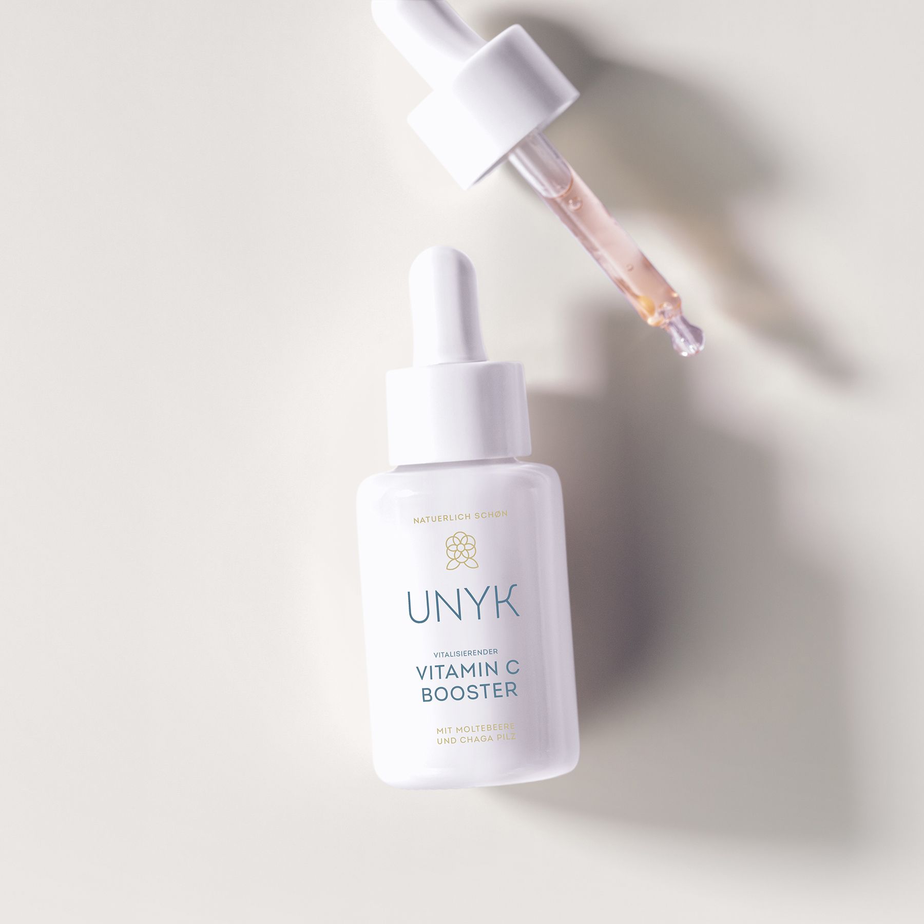 UNYK Vitalisierender Vitamin C Booster mit Moltebeere und Chaga Pilz