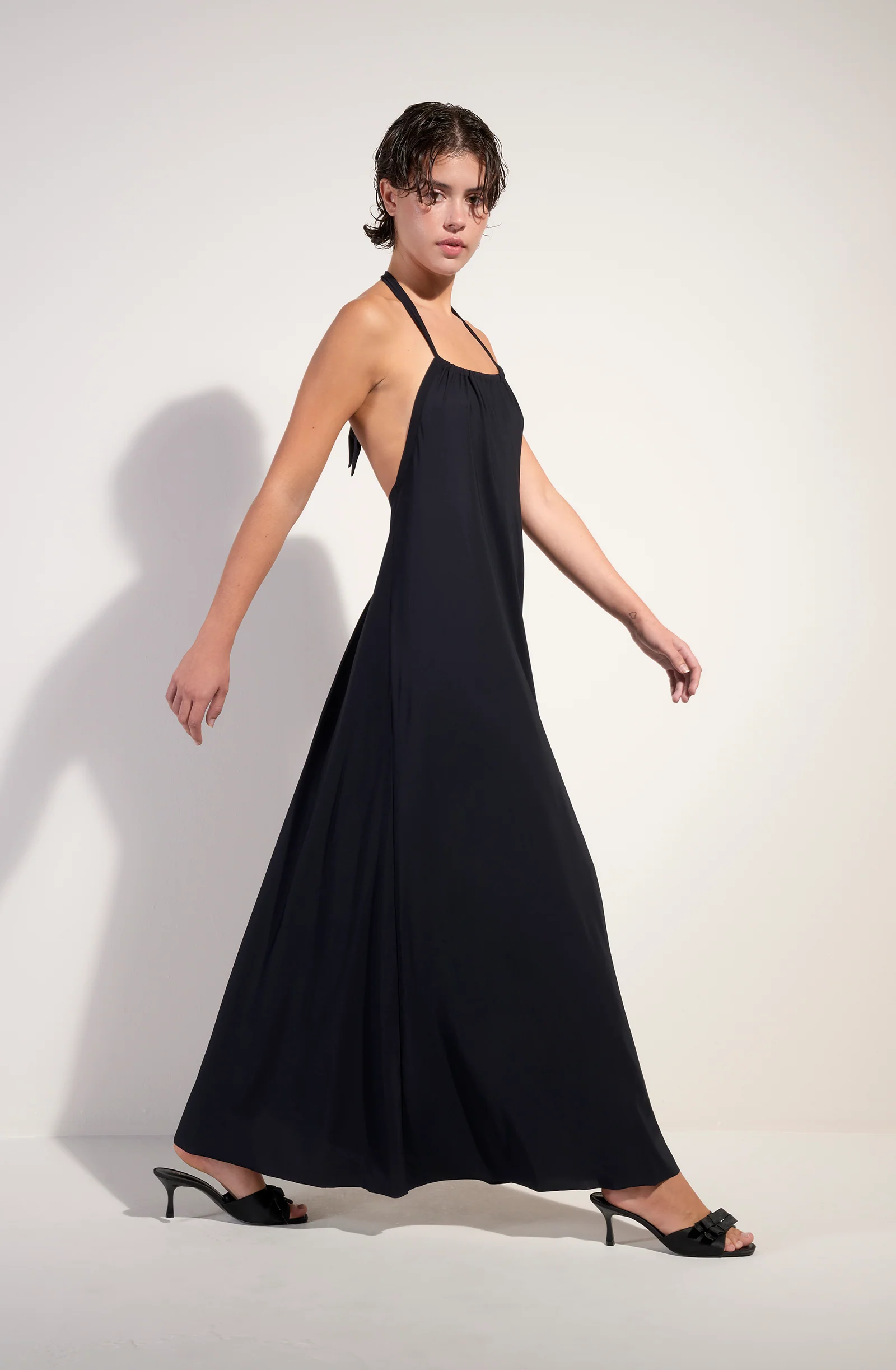 licie Robe longue dos nu en voile extensible noire Noir