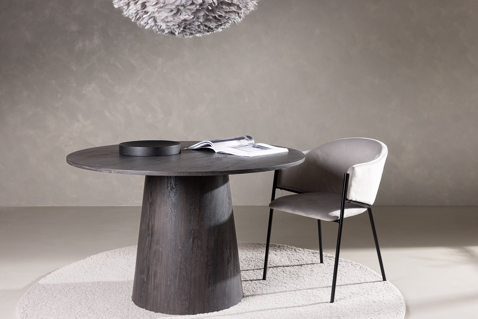 Lanzo rundt spisebord Ø120cm. Mocca eikefiner.