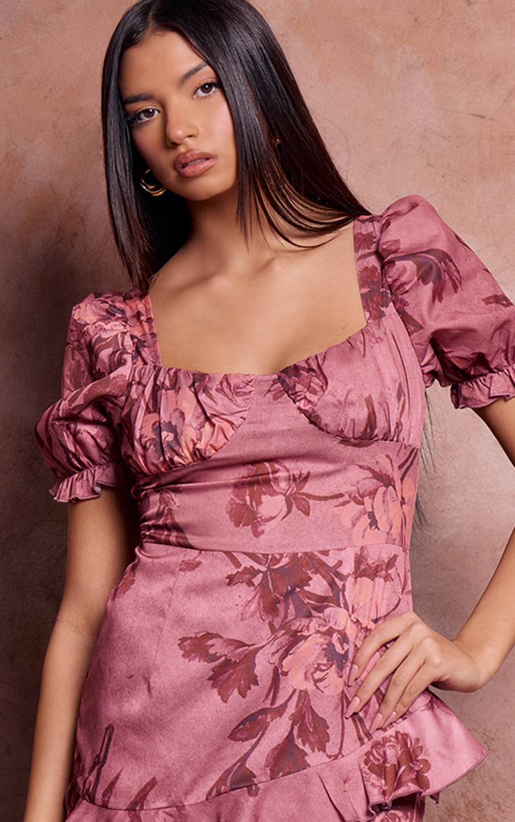 Deep Rose Combinaison Courte À Imprimé Avec Détail Nœud, Dos Échancré Et Ourlet À Volants