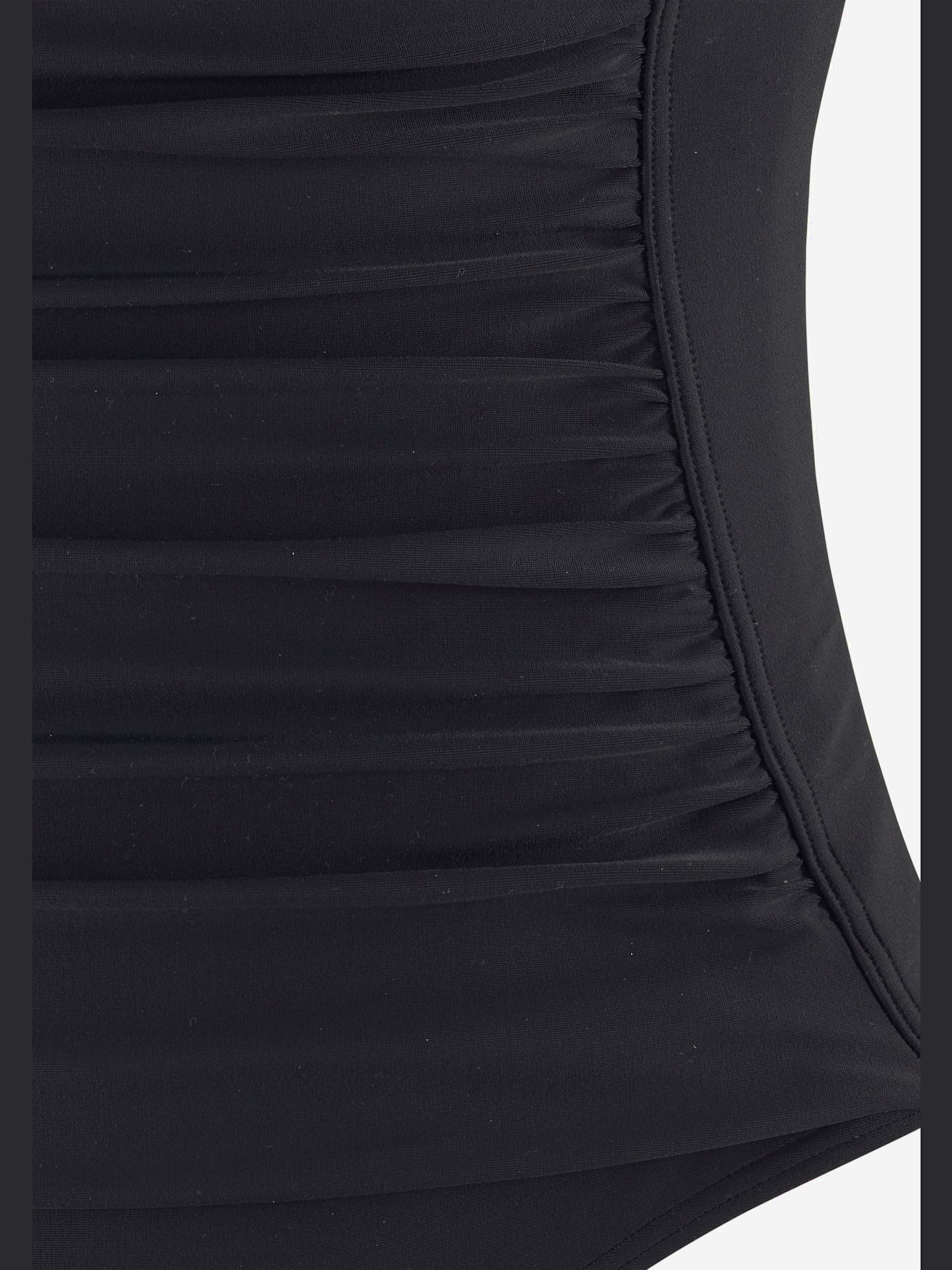 Maillot de bain idéal pour les grandes tailles, jusqu'au bon. e