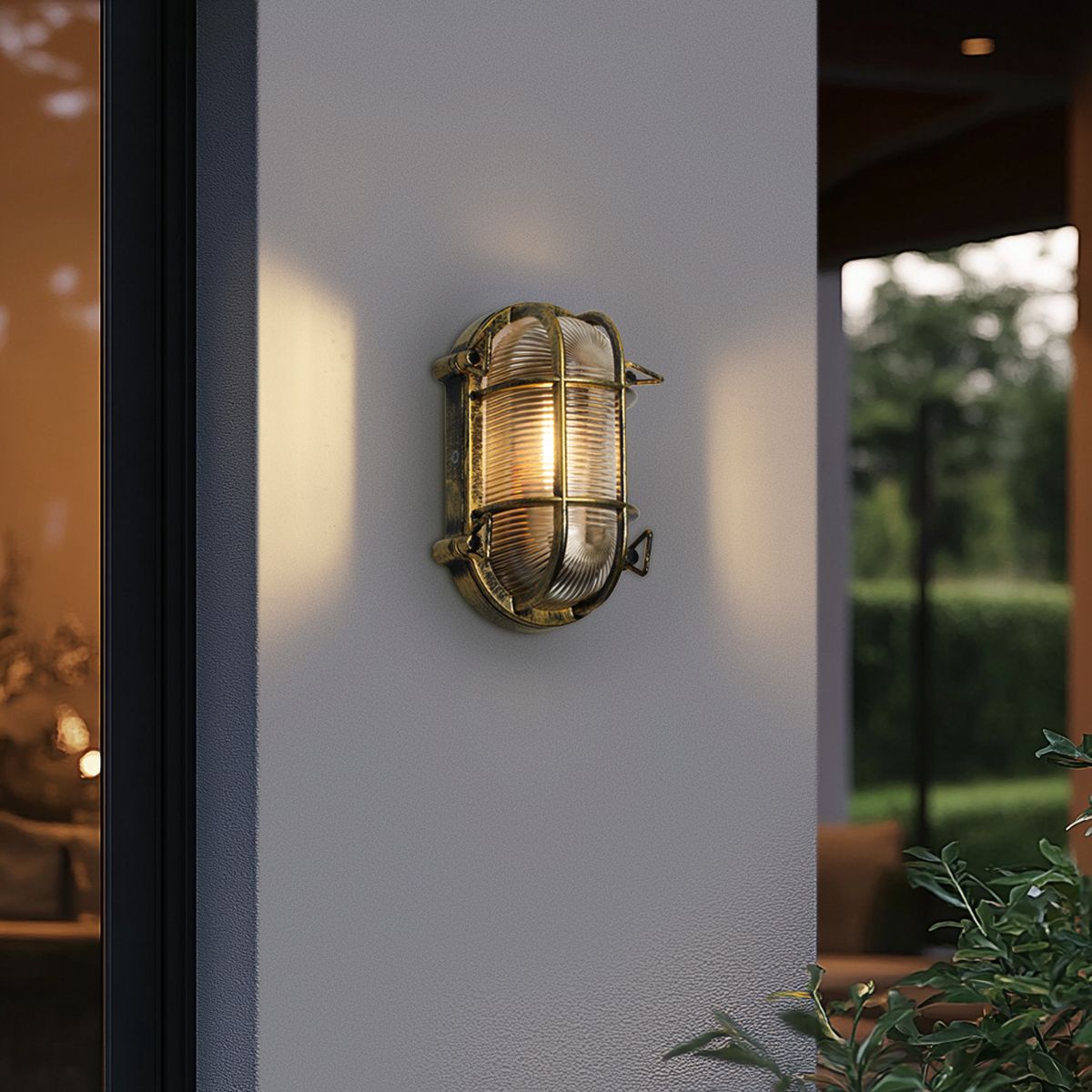 Buiten wand- en plafondlamp antiek goud ovaal IP44 - Noutica