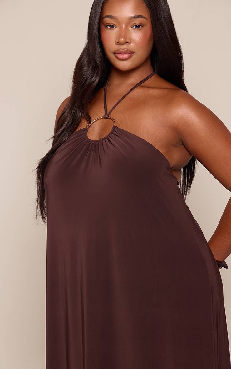 Marron Robe Longue Fluide Grande Taille Col Licou Avec Détail Anneau Métallique